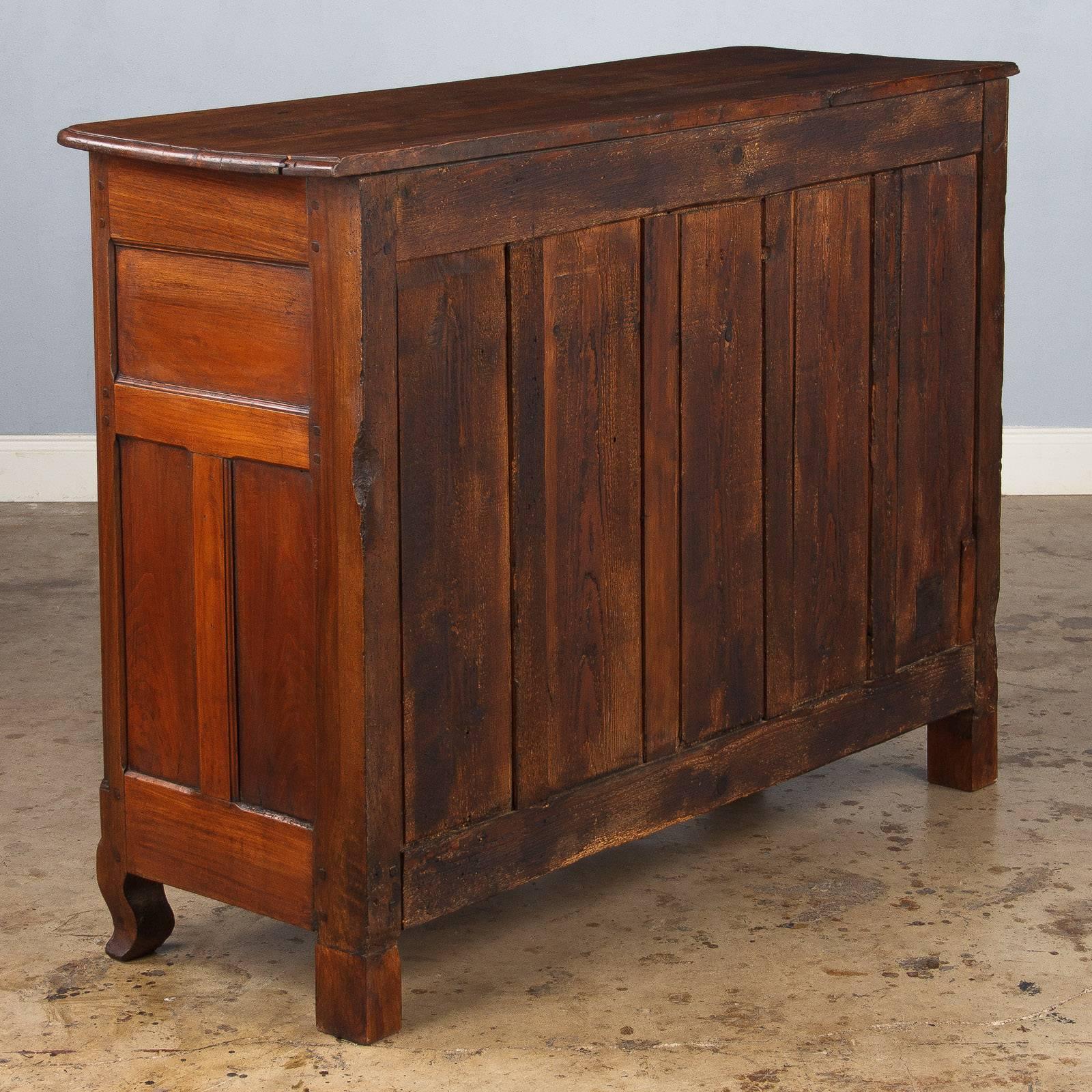 18th Century French Louis XV Walnut and Cherrywood Buffet 6