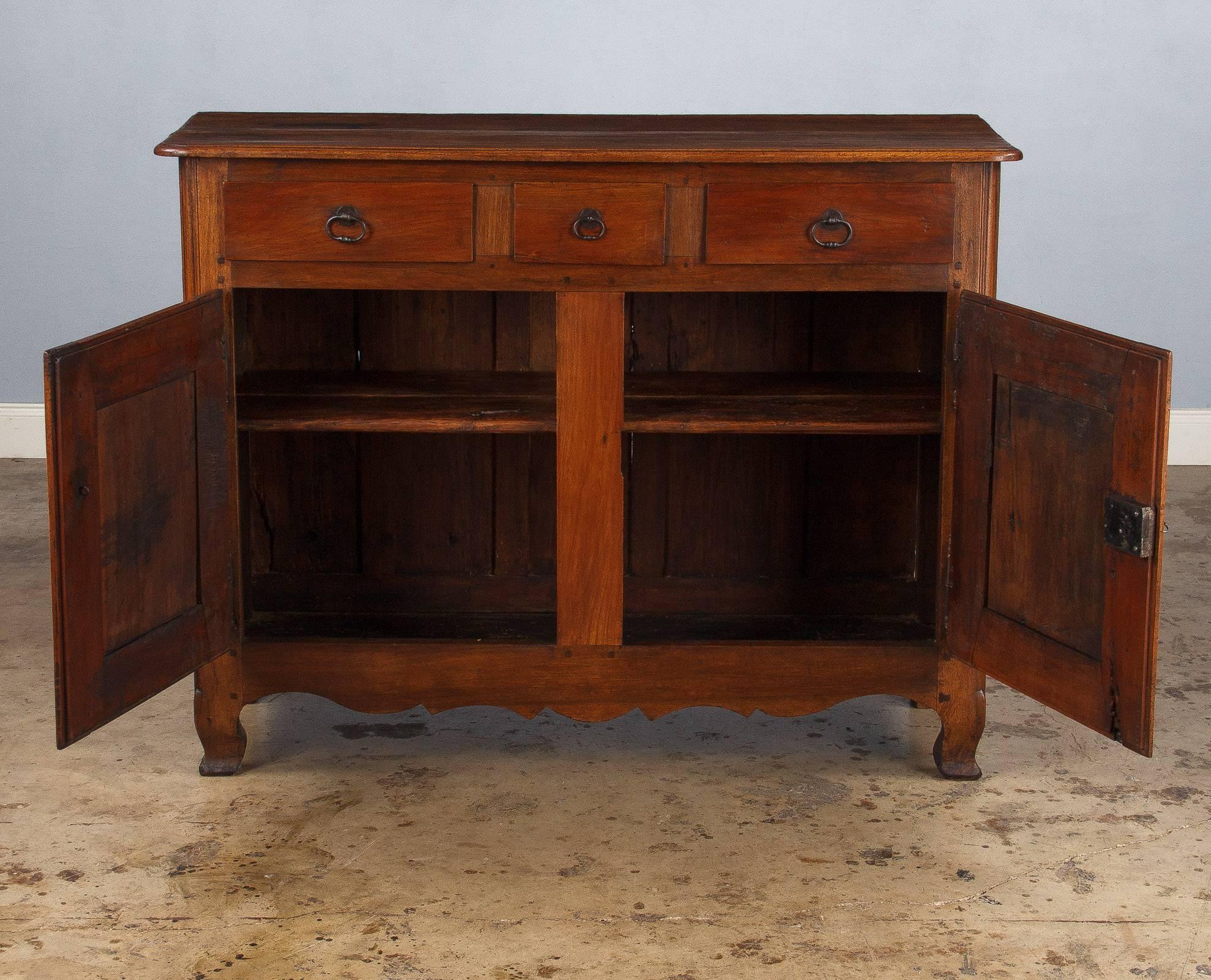 18th Century French Louis XV Walnut and Cherrywood Buffet 4