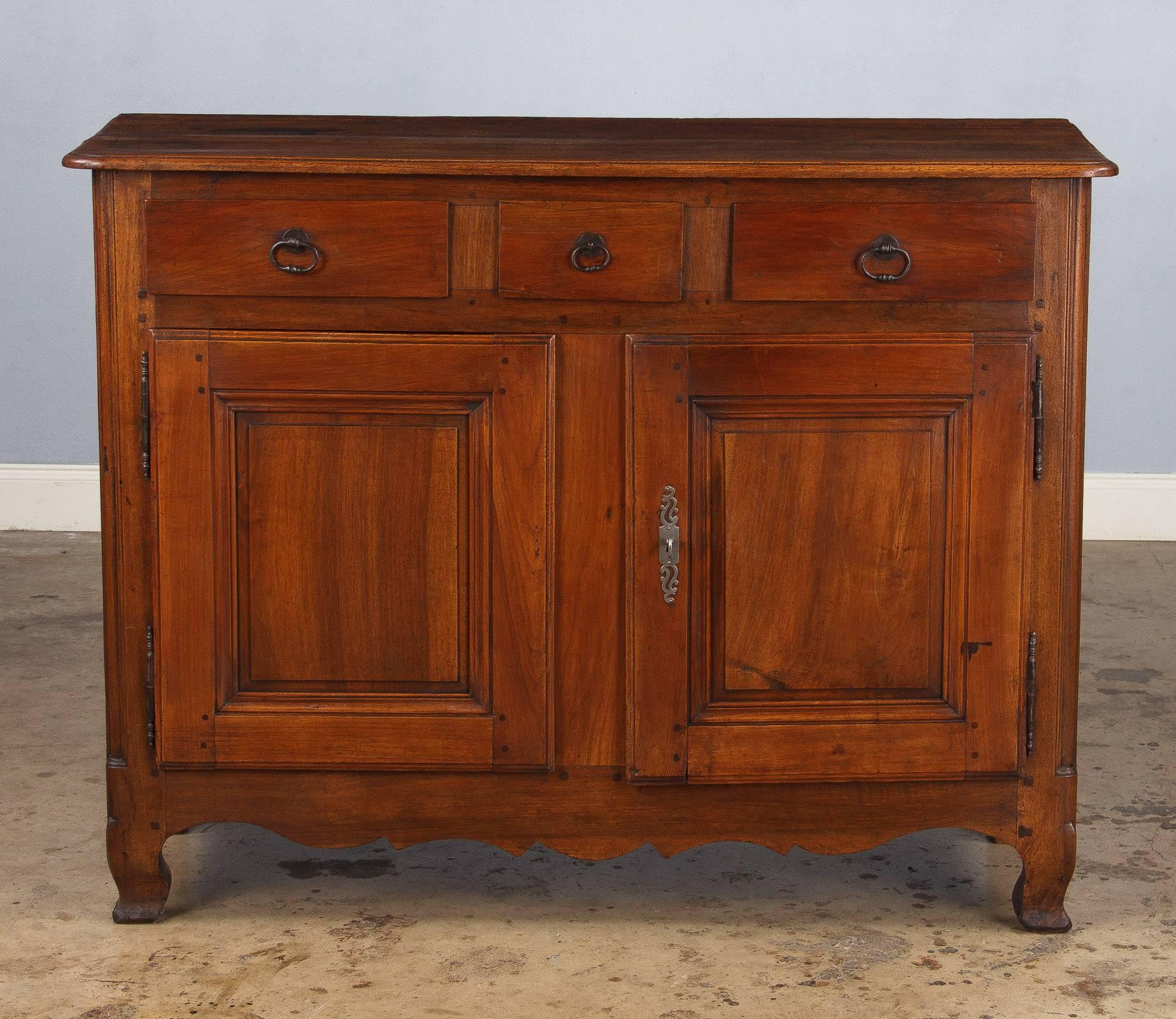 18th Century French Louis XV Walnut and Cherrywood Buffet 5