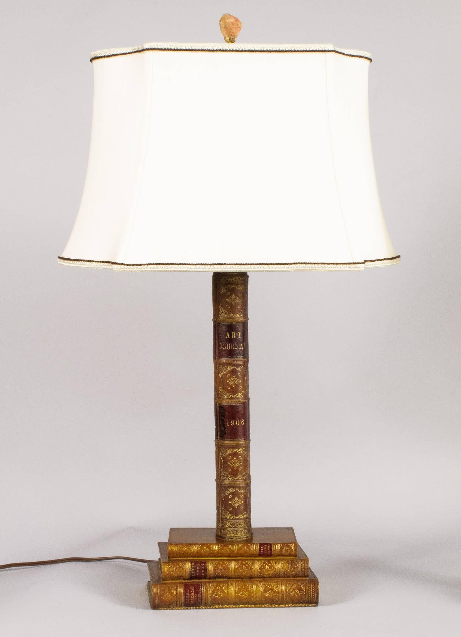 Pair of Leather Book Table Lamps from England, 1950s In Excellent Condition In Austin, TX