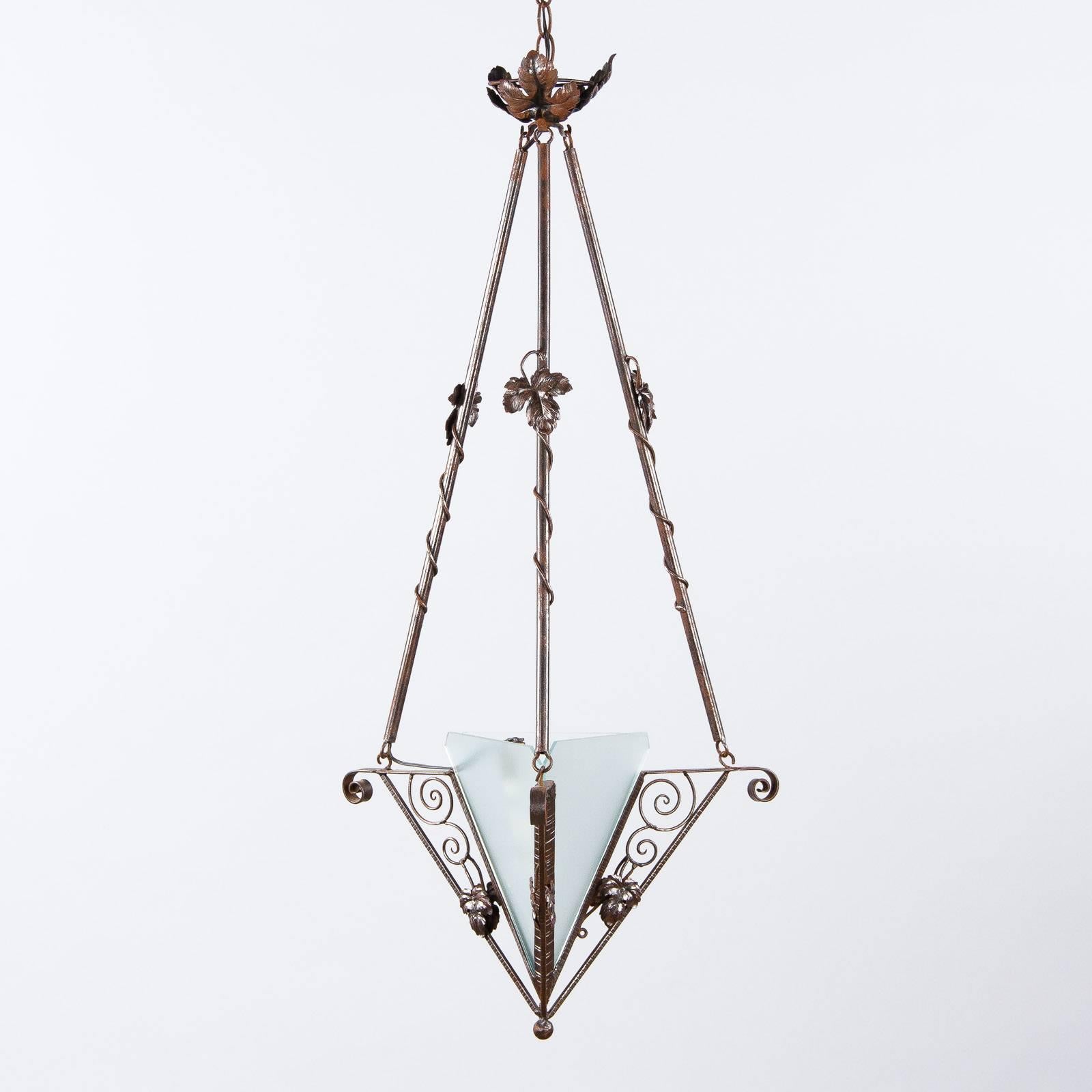 French Art Deco Triangular Wrought Iron and Frosted Glass Chandelier, 1930s In Good Condition In Austin, TX