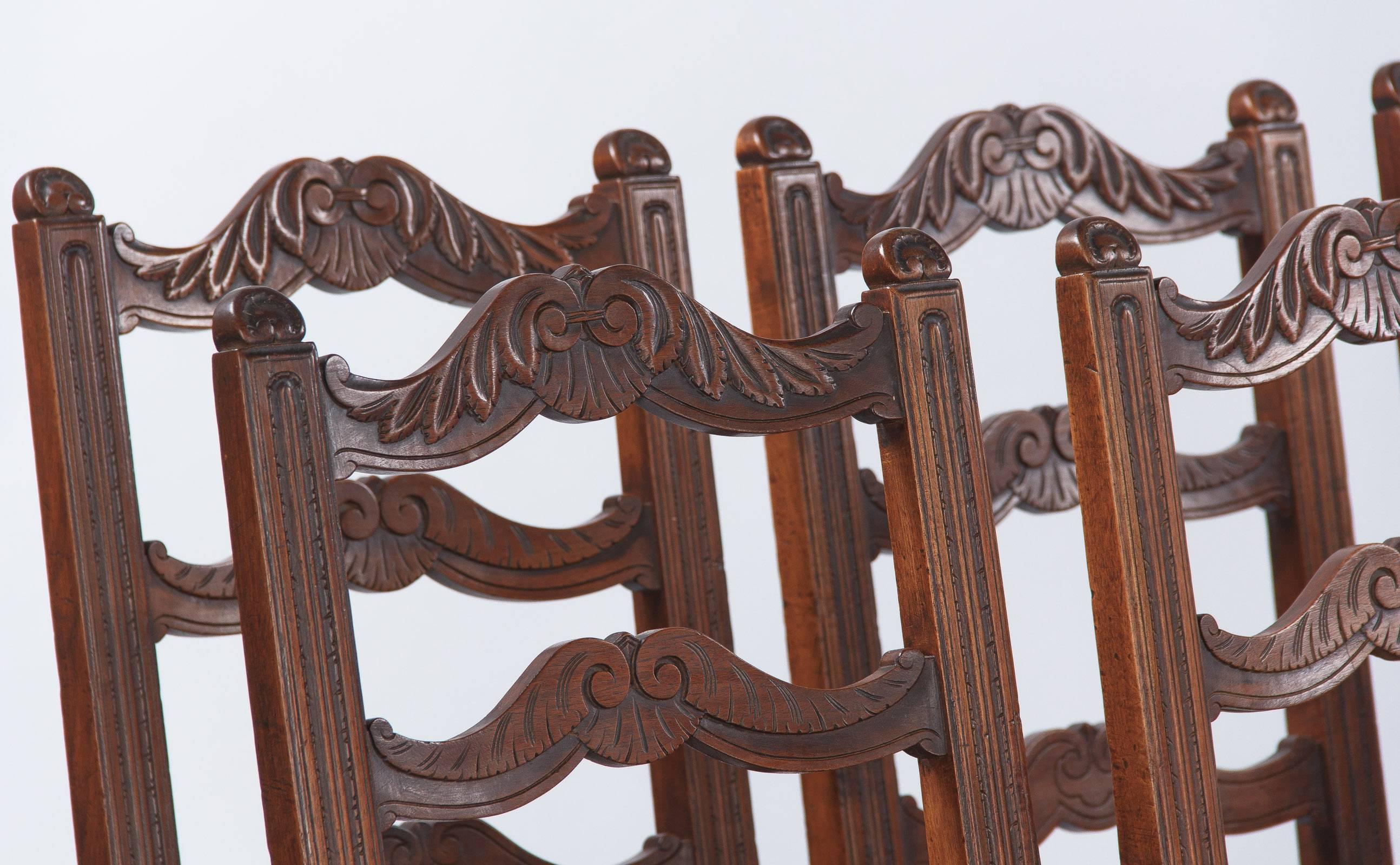 20th Century Set of 8 French Louis XIV Style Walnut Dining Chairs, Circa 1920s