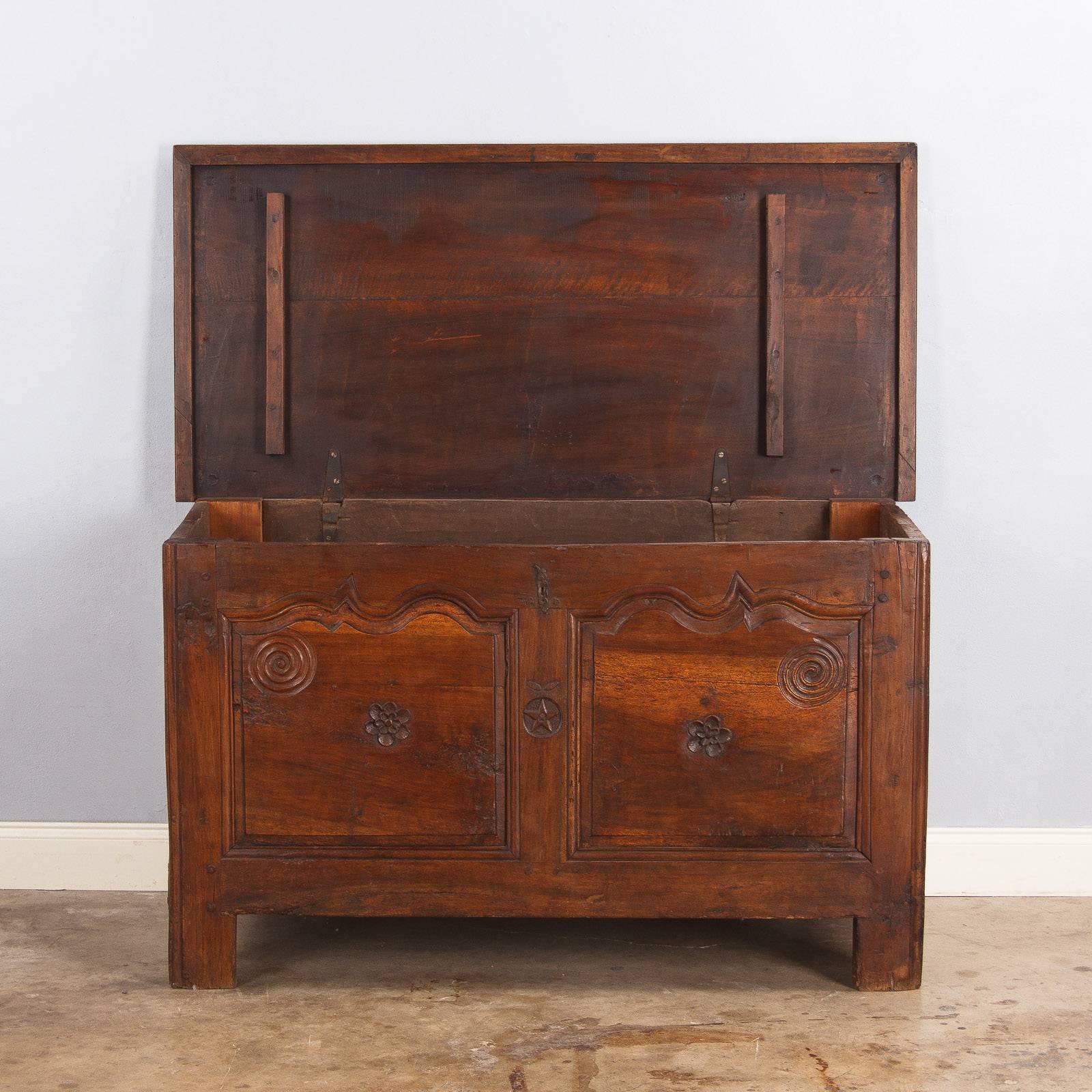 Country French Walnut Trunk in Louis XIV Style, 19th Century In Good Condition In Austin, TX