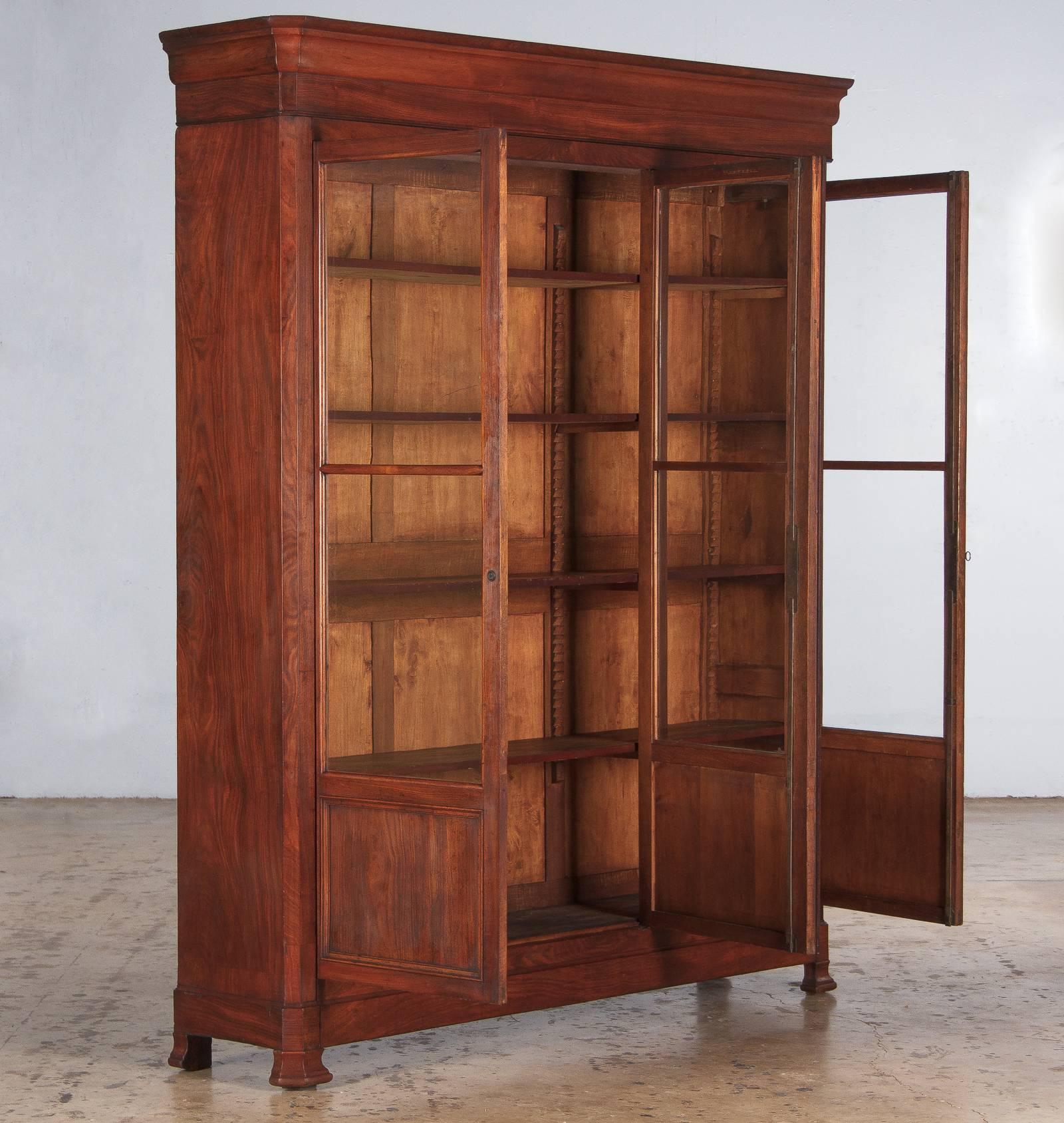 Louis Philippe Period Walnut Three-Door Bookcase, 1830s 3