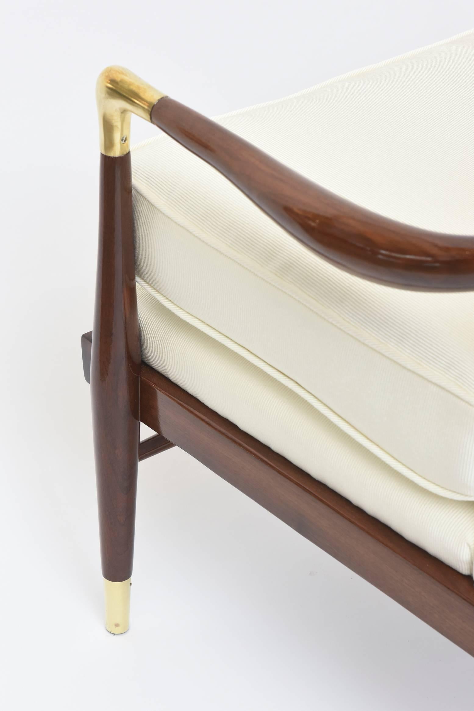 Mid-Century Modern Italian Modern Mahogany and Brass Arm/Lounge Chair, Style of Ponti