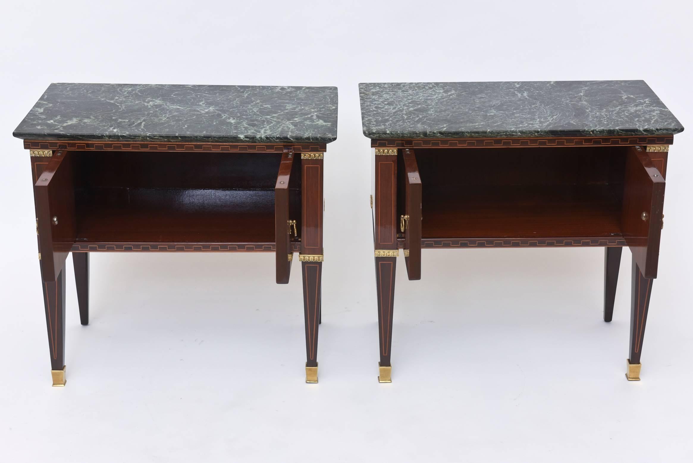 Pair of Italian Modern Rosewood and Walnut Inlaid Nightstands, Paolo Buffa In Excellent Condition In Hollywood, FL