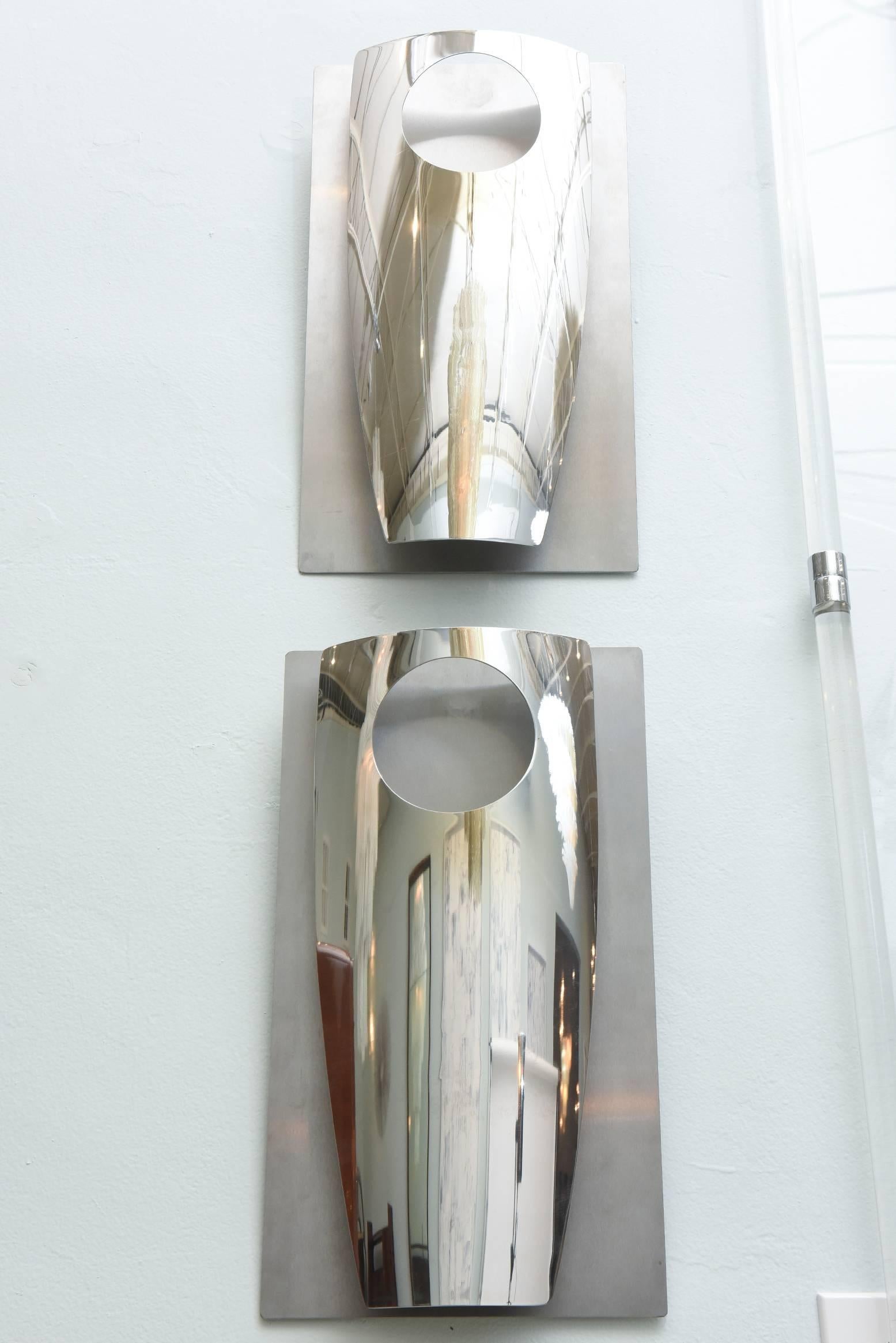 Pair of Italian Modern Polished Chrome and Stainless Steel Wall Lights, Reggiani For Sale 1
