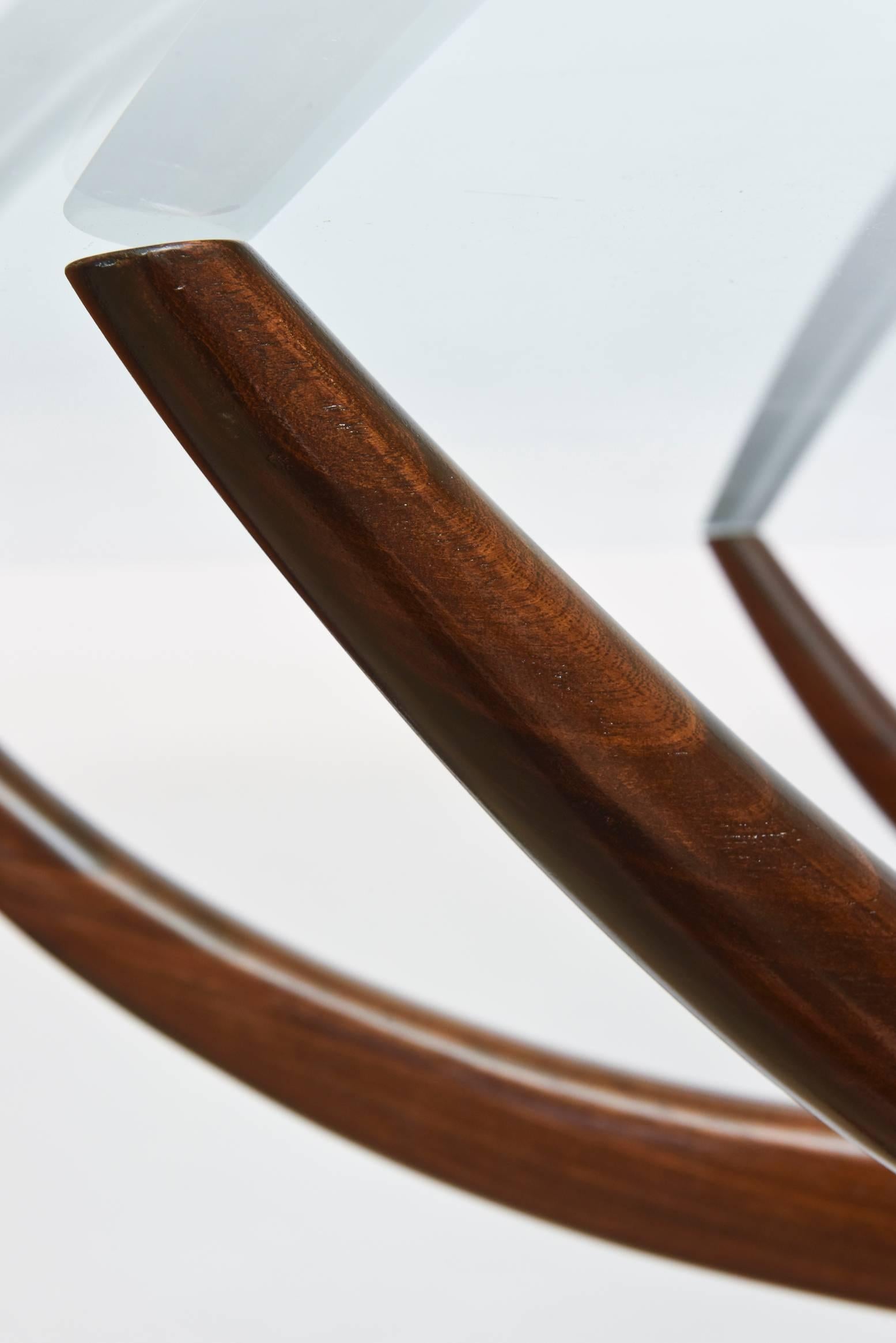 Mid-Century Modern Italian Modern Mahogany and Glass Dining Table, attributed to Carlo de Carli