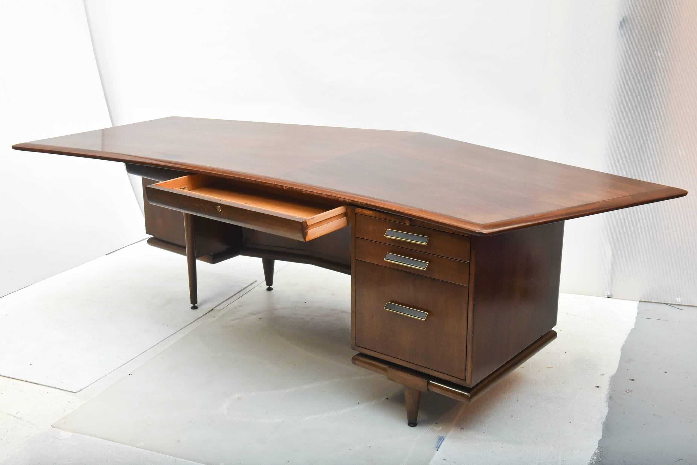 fine desk