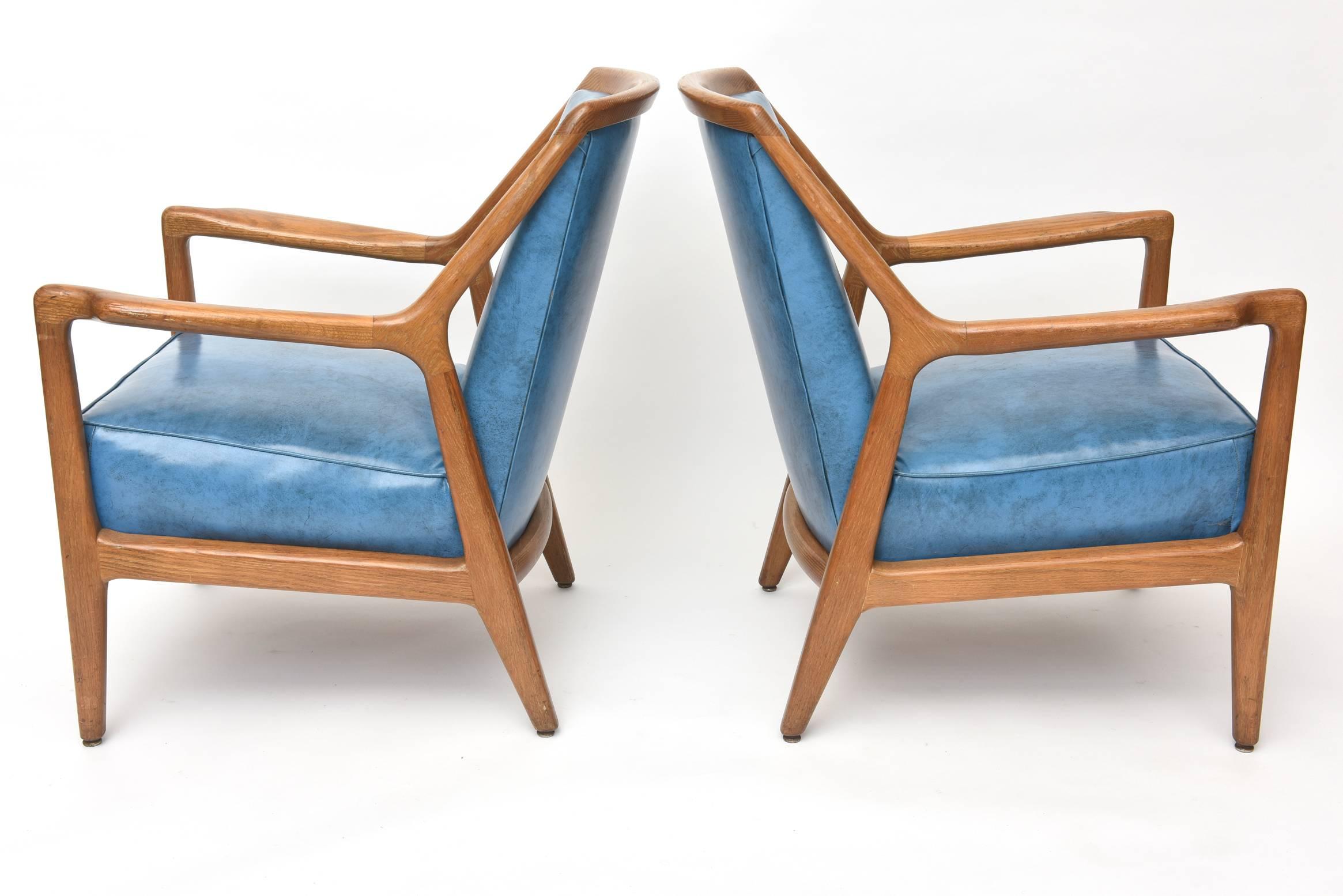 Pair of Italian Modern Walnut Armchairs, Carlo di Carli In Excellent Condition In Hollywood, FL