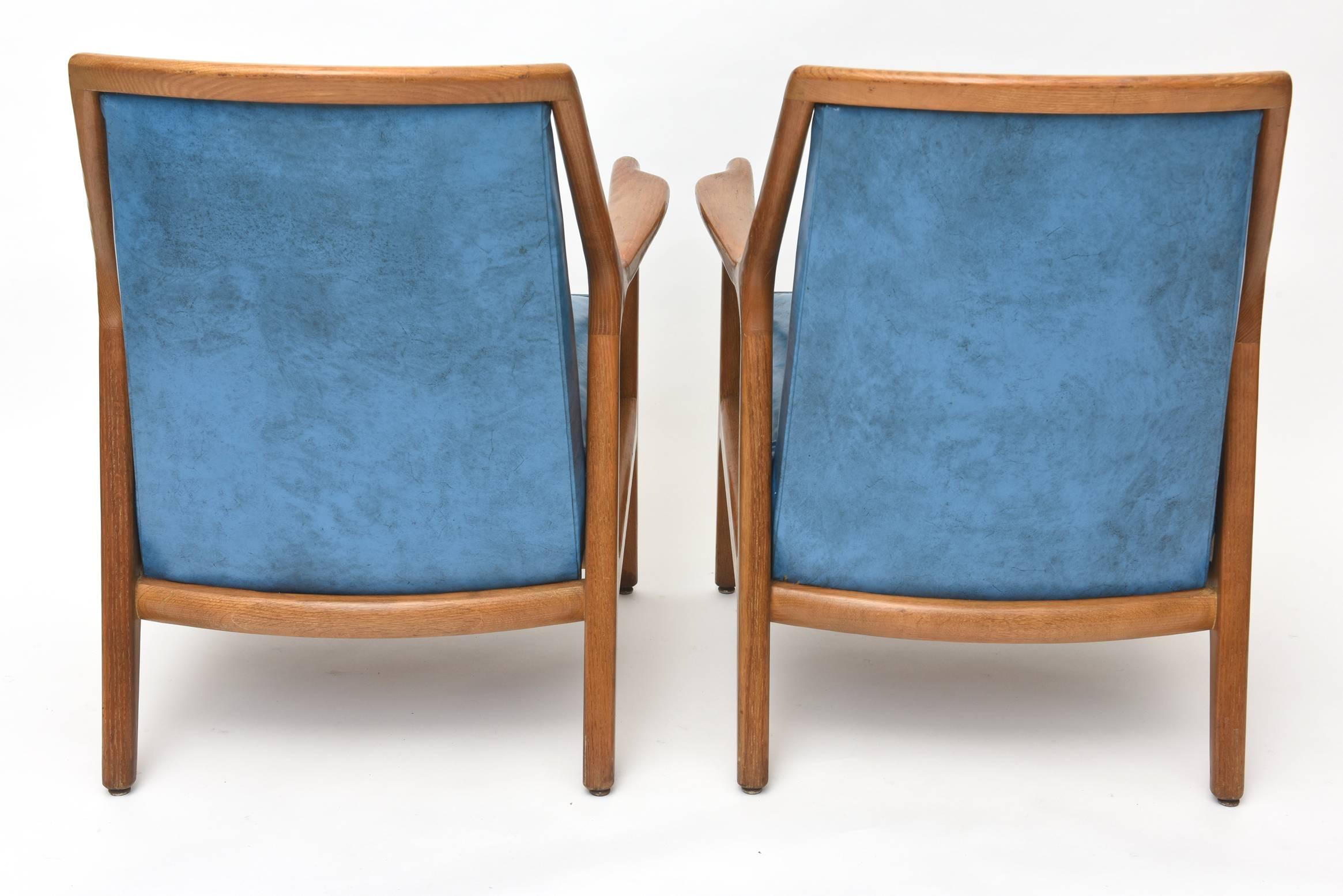 Pair of Italian Modern Walnut Armchairs, Carlo di Carli 4