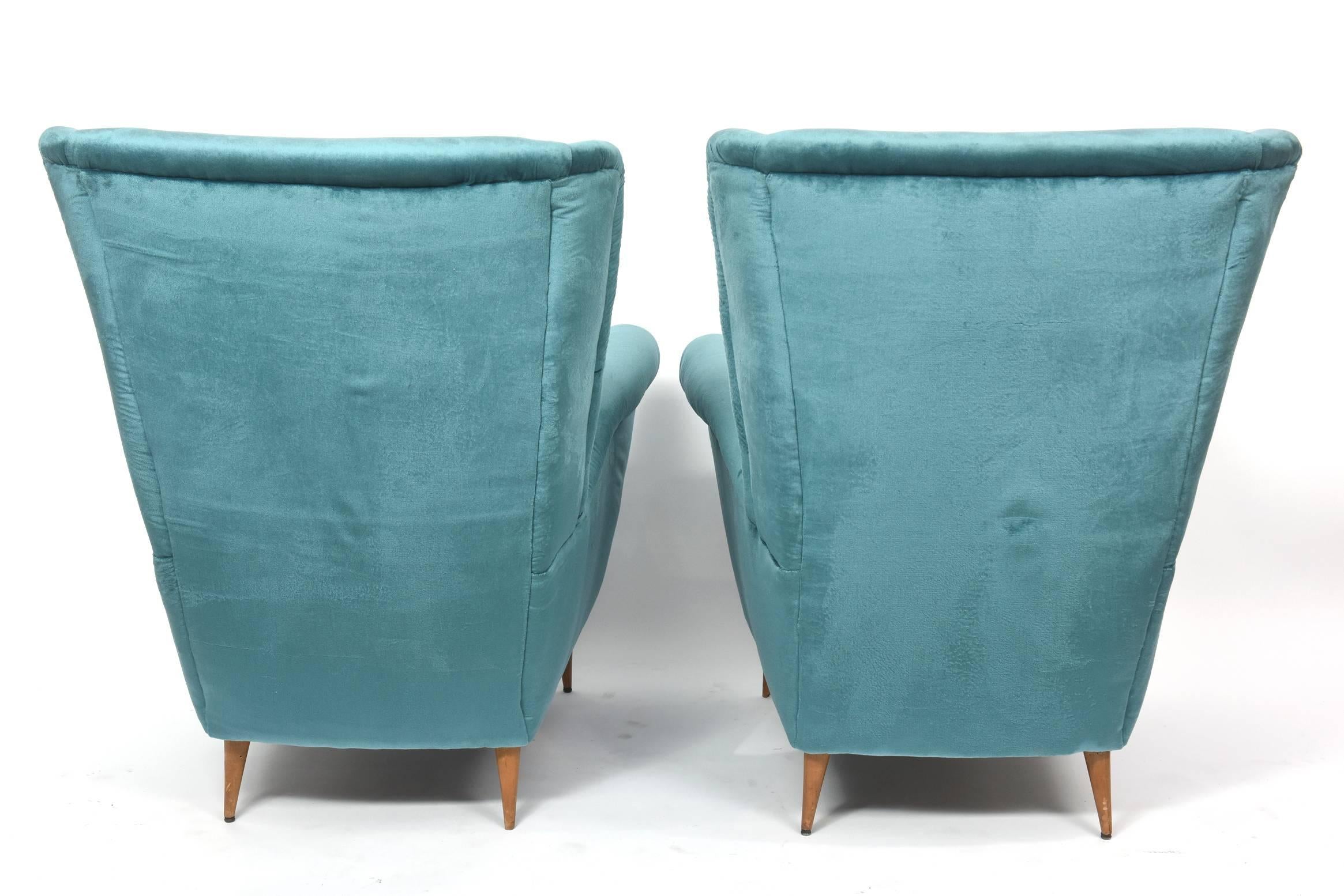 Pair of Gio Ponti Armchairs, Model 512, Italy In Fair Condition For Sale In Hollywood, FL