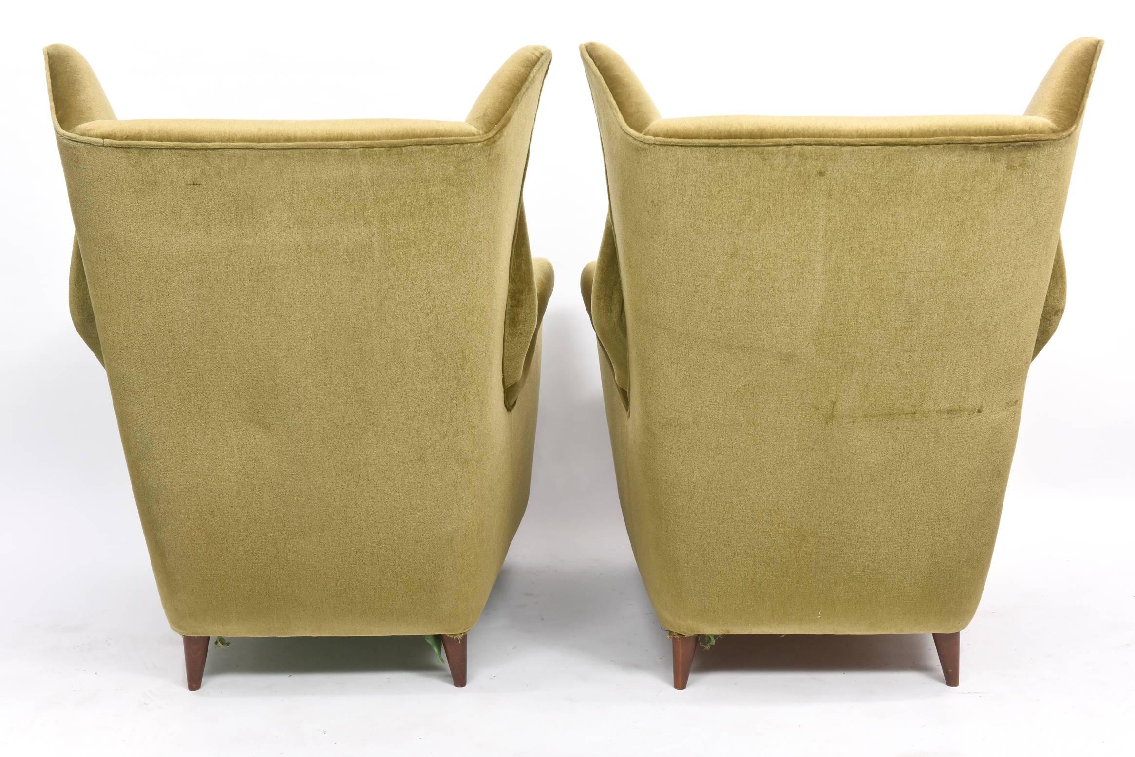 Large and Imposing Pair of Italian Modern Lounge Chairs in Gio Ponti Style For Sale 1