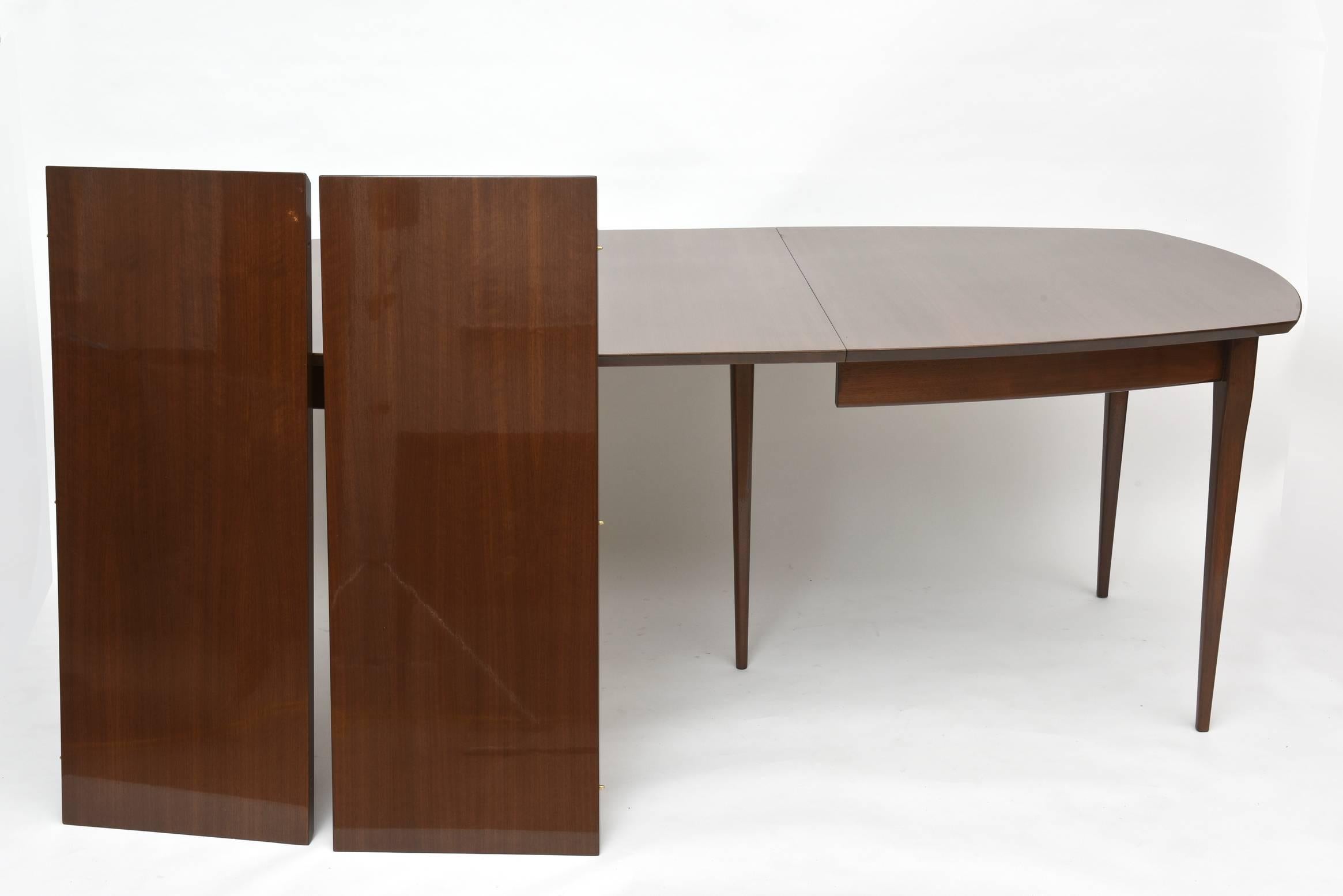 Mid-20th Century Carlo de Carli for Singer and Sons Walnut Extension Dining Table
