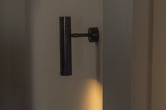 Lampe murale cylindrique en laiton naturel contemporaine et moderne fabriquée à la main en Italie