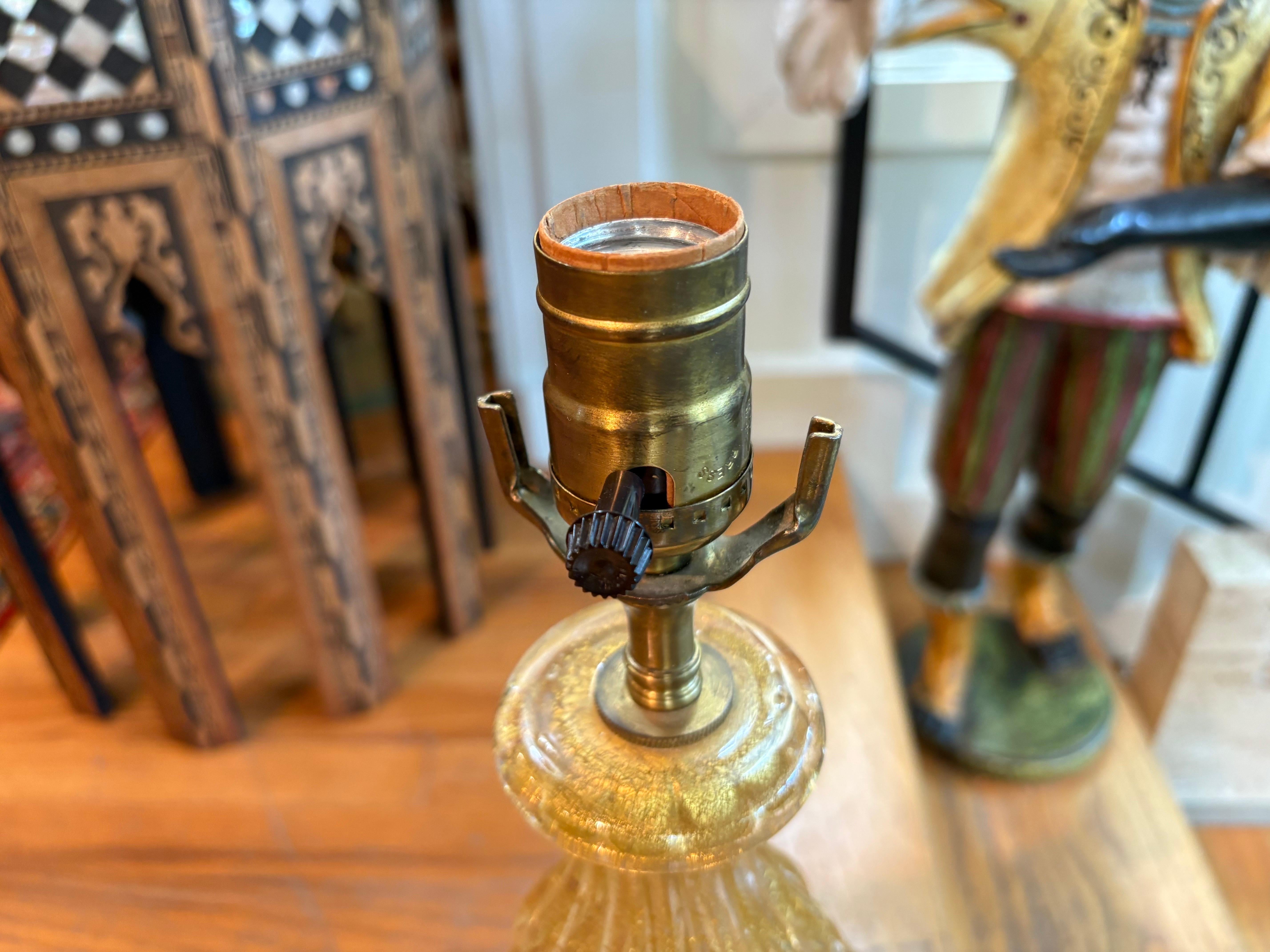 Lampe en verre Murano doré en vente 1