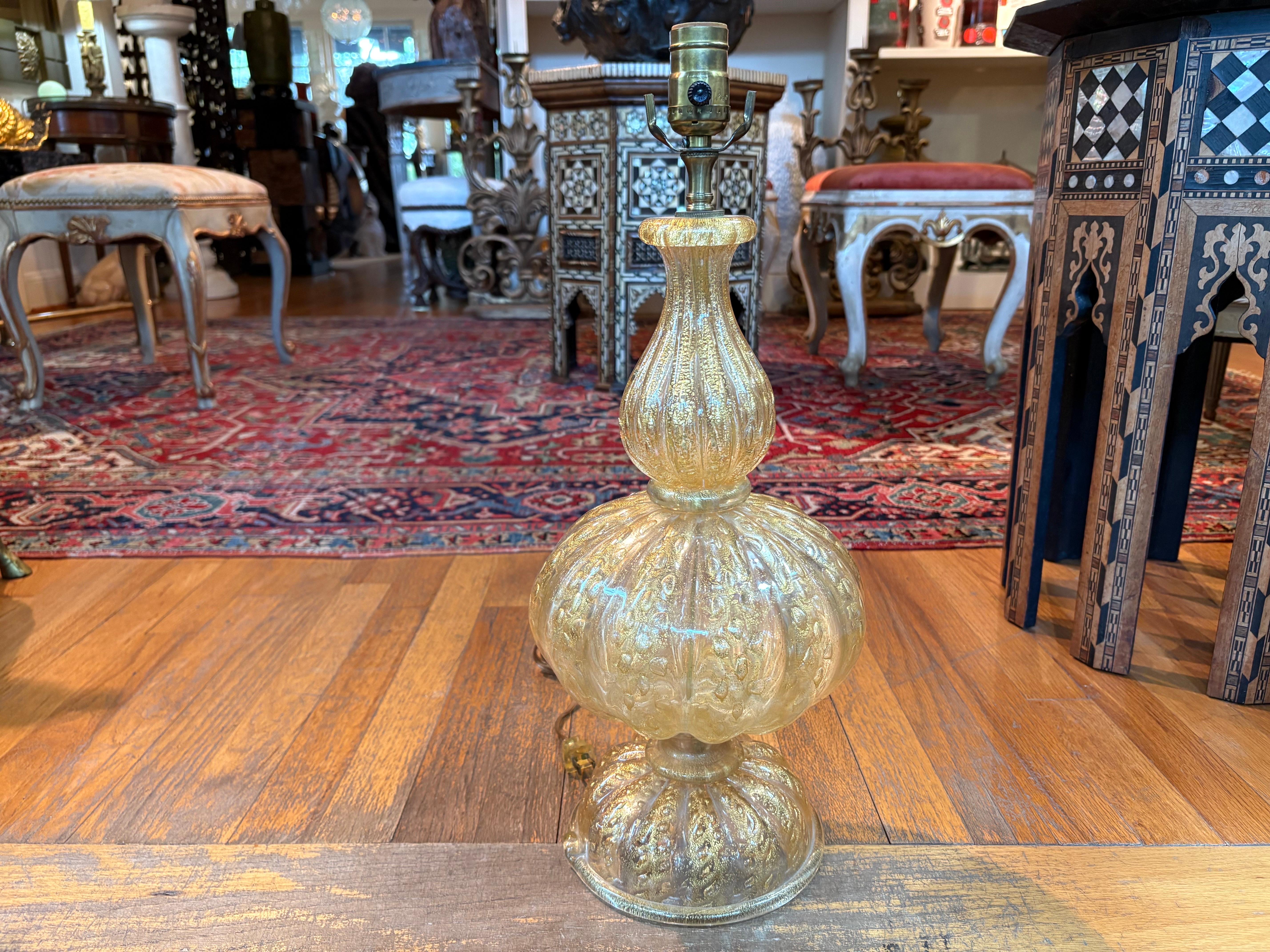 Lampe en verre Murano doré en vente 3