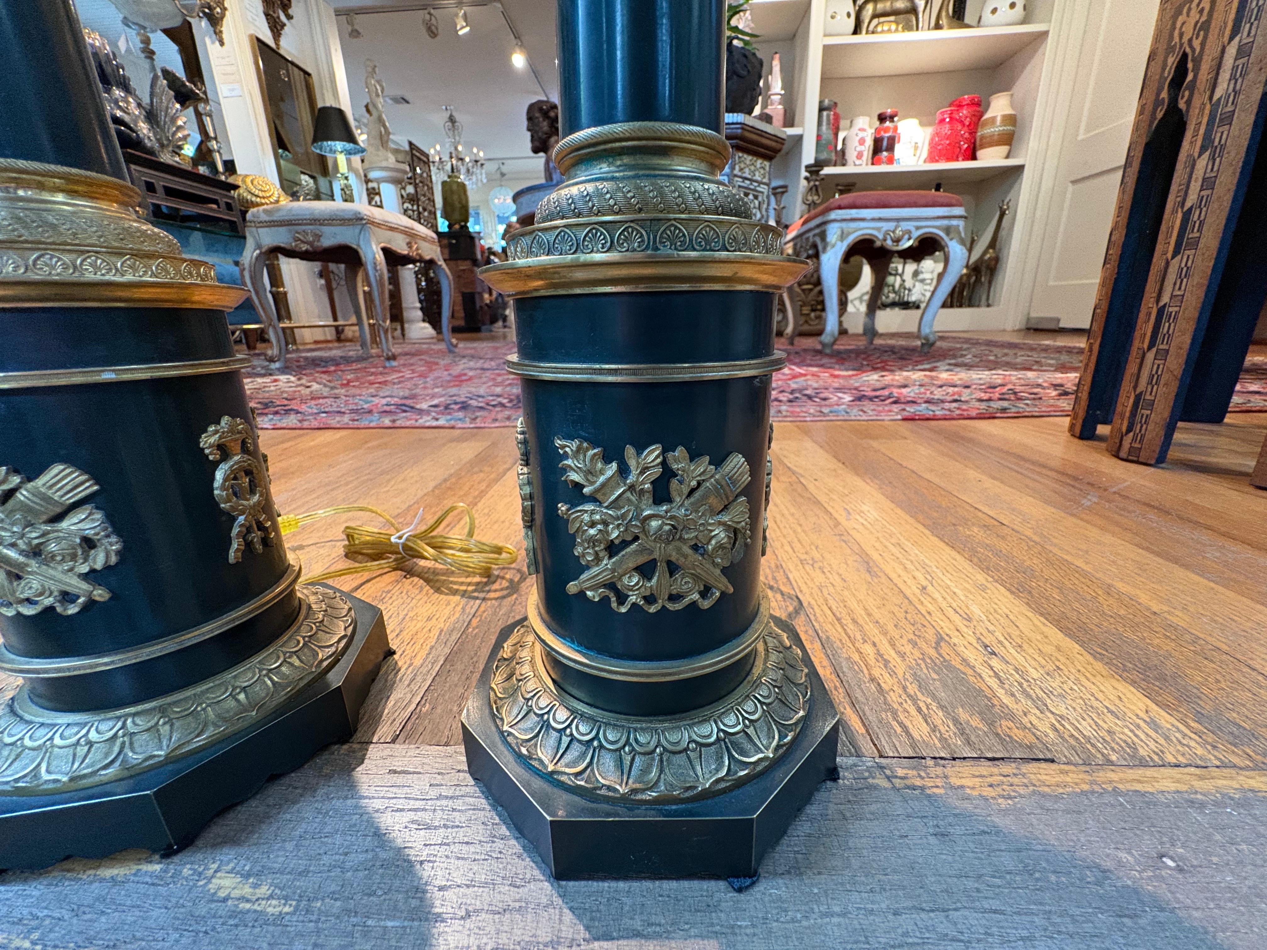 Francese Coppia di lampade francesi in stile neoclassico in vendita