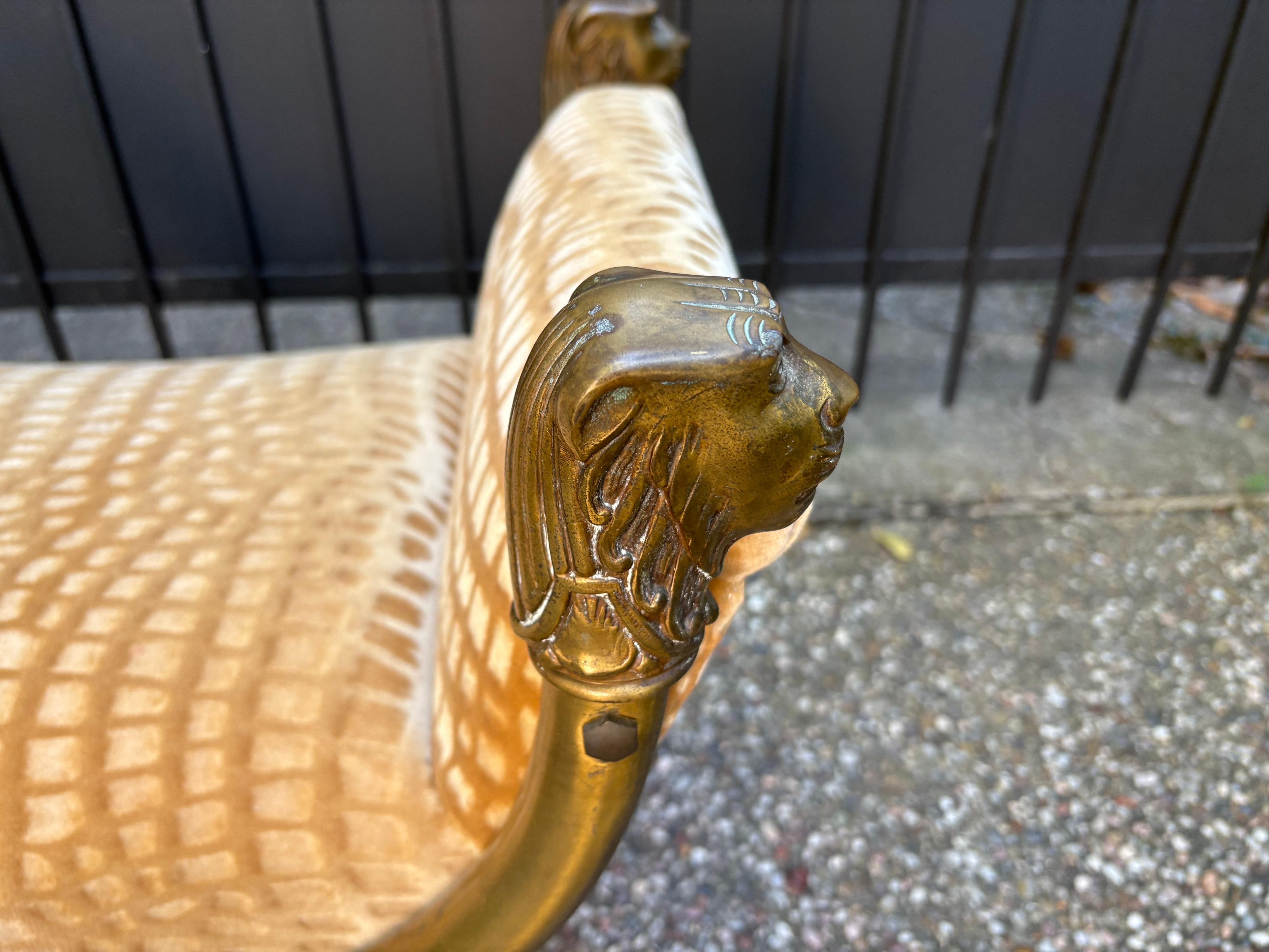 Début du 20ème siècle Banc Curule italien en laiton avec têtes de lions en vente