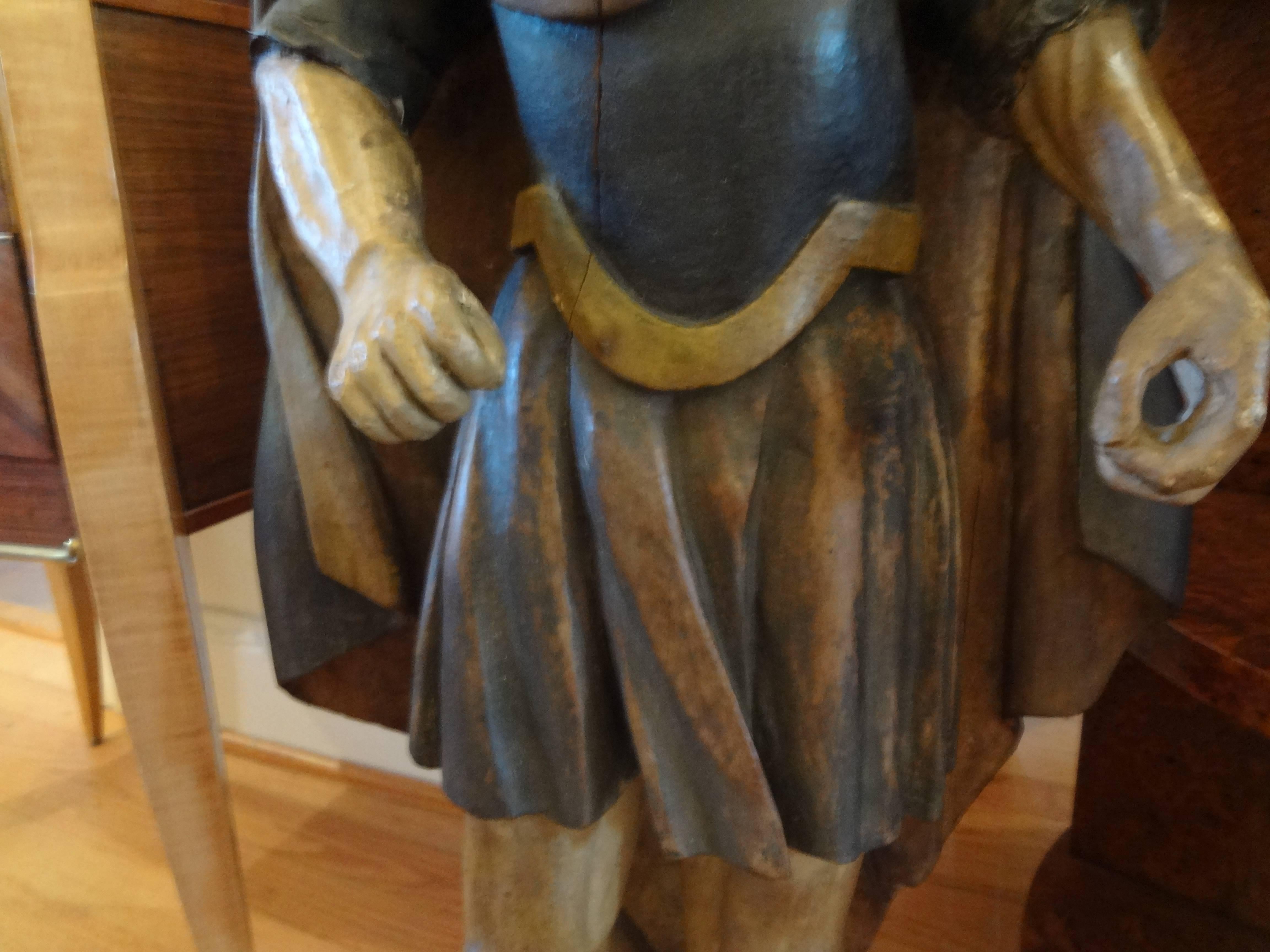 Geschnitzte spanische Conquistador-Holzfigur aus dem 18. Jahrhundert (Barock) im Angebot