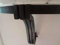 Paar französische Art-Déco-Schmiedeeisen-Wandhalterungen oder Konsolen mit Marmorplatten