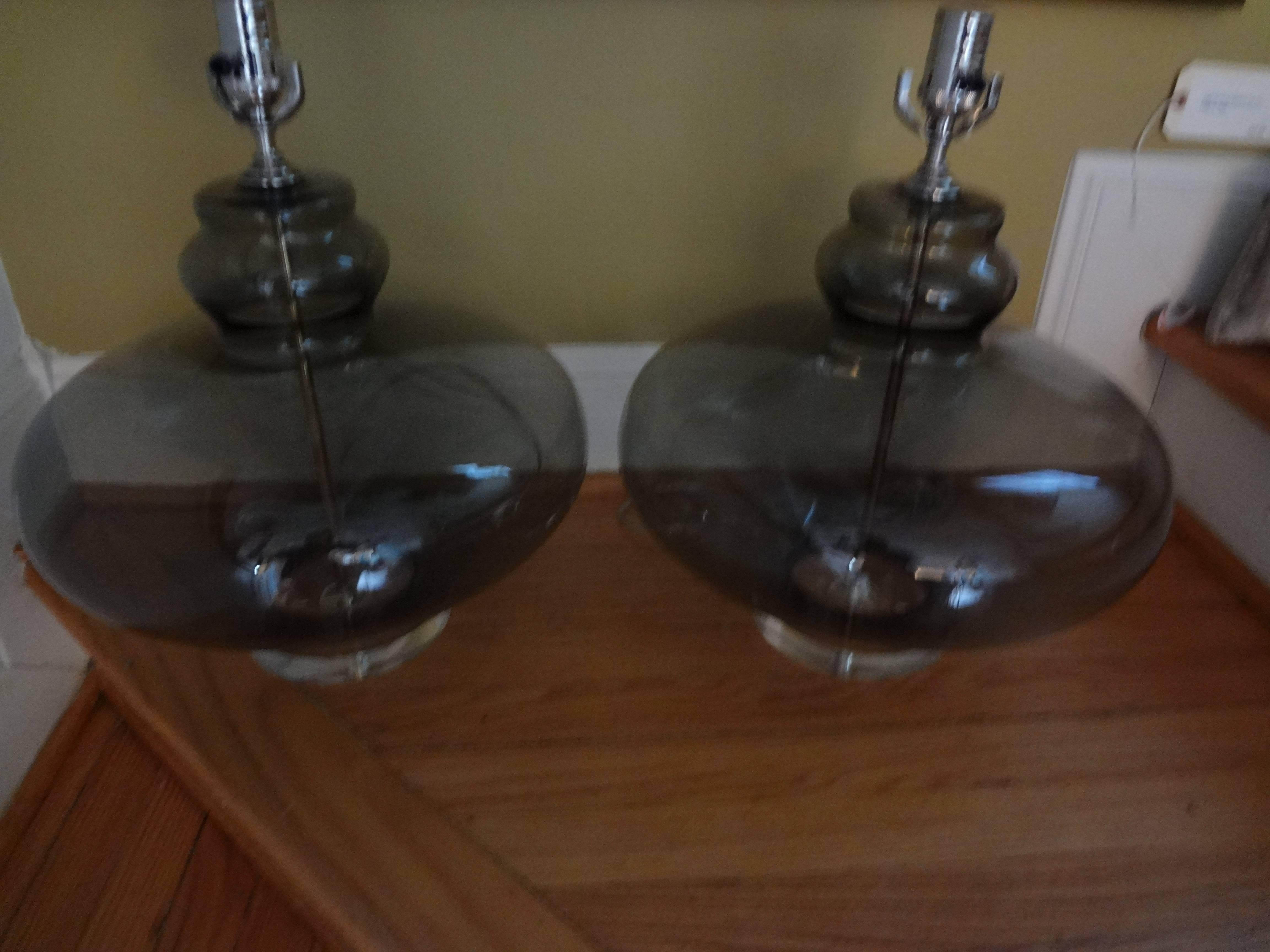Pair of Italian Mid-Century Modern Smoked Glass Lamps 3
