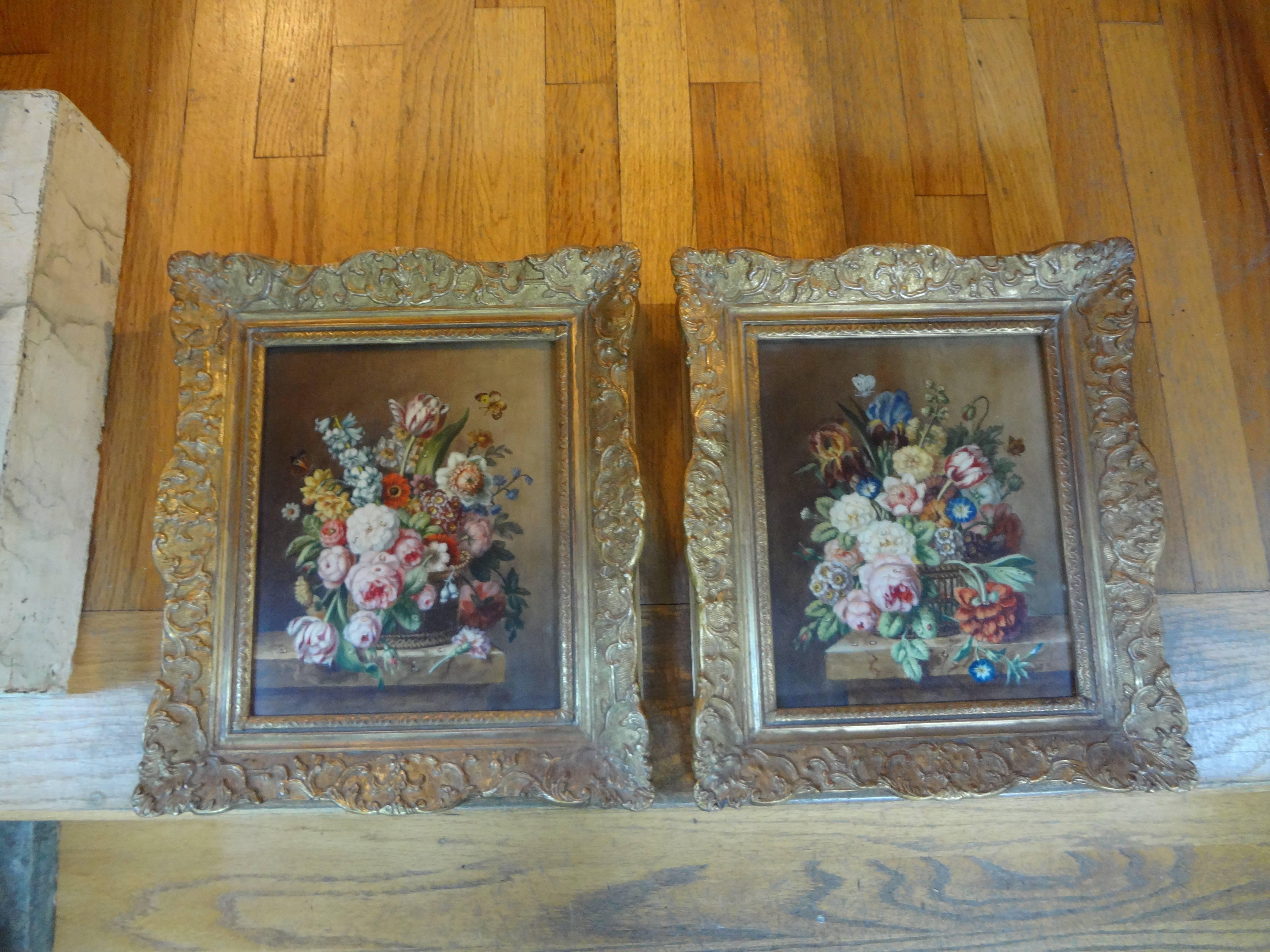 Paire de peintures à l'huile florales françaises anciennes encadrées Bon état - En vente à Houston, TX