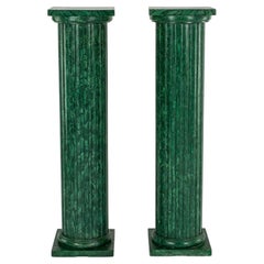 Paire de socles de colonnes doriques en imitation malachite peinte