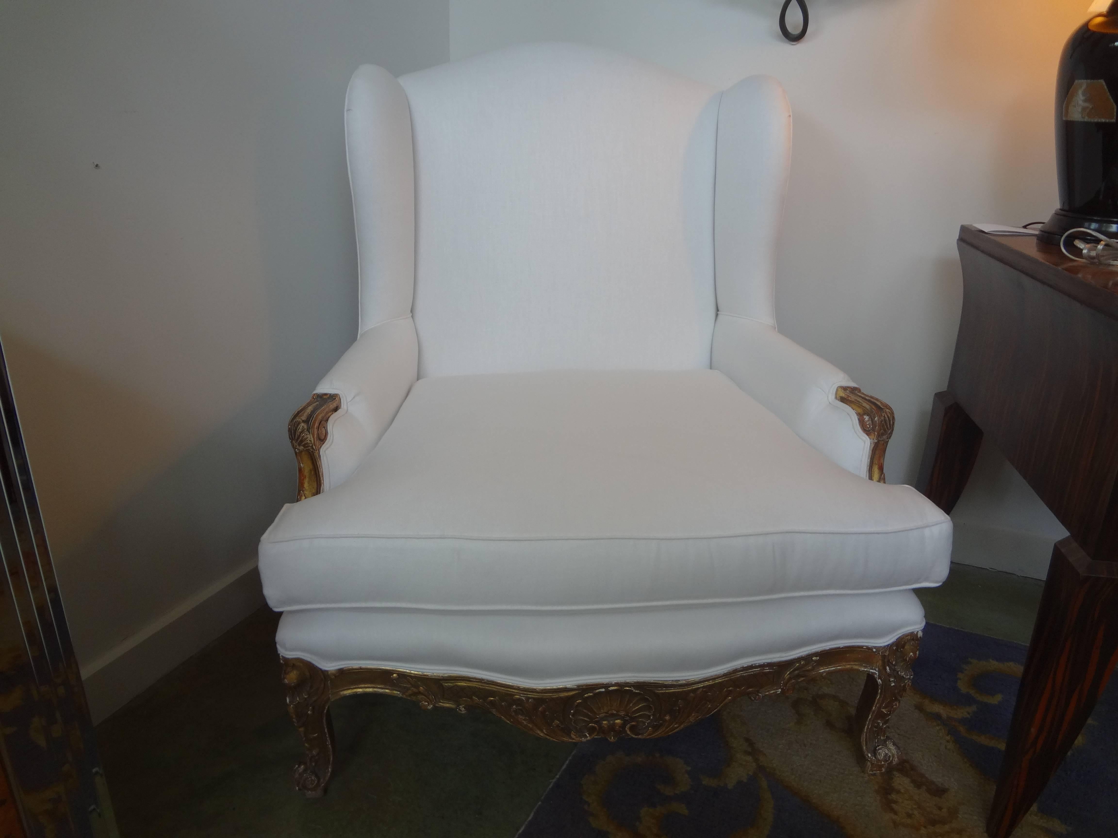 19th Century French Regence Giltwood Marquise Chair In Good Condition For Sale In Houston, TX