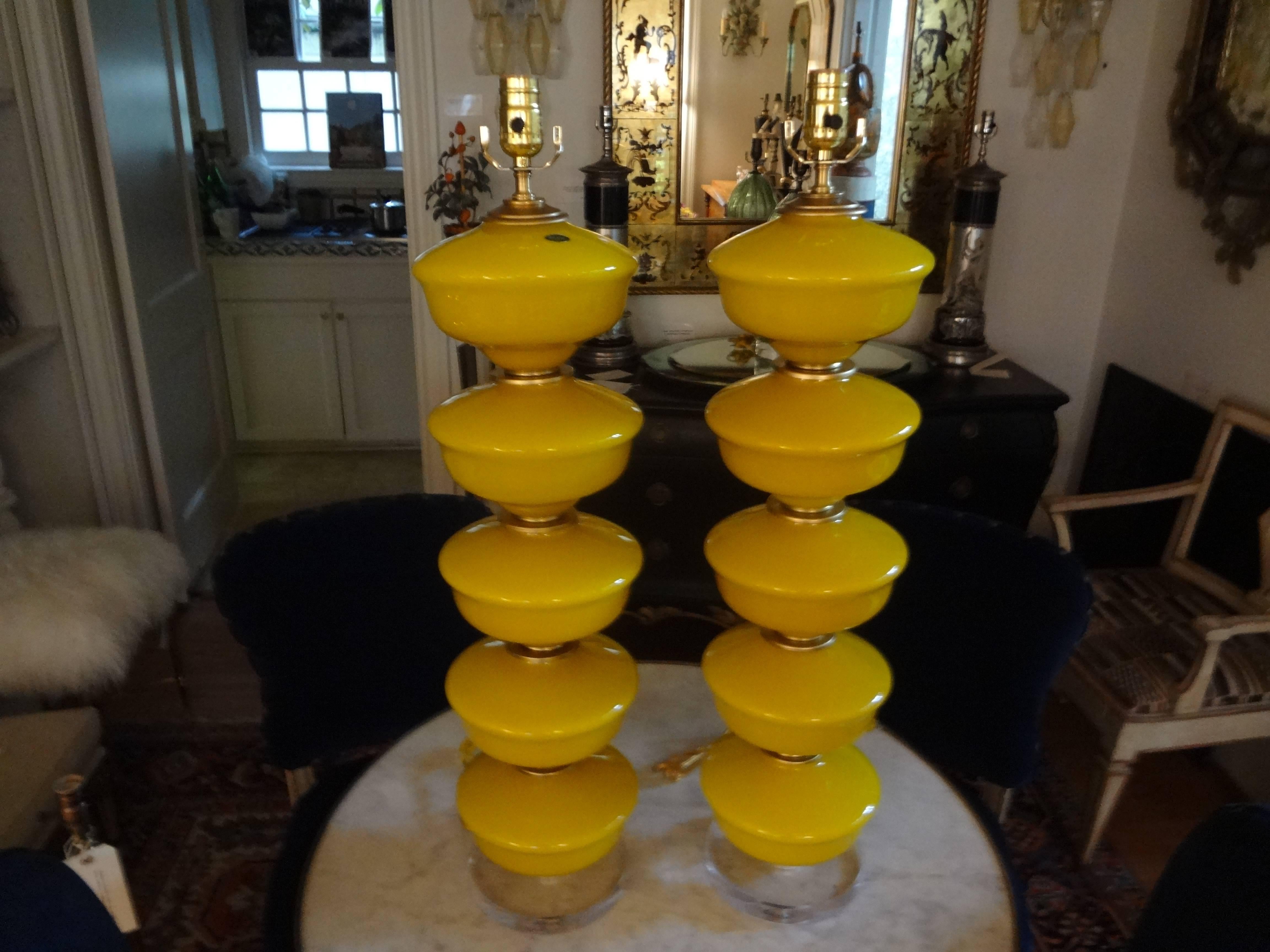 Tall Pair of Yellow Murano Glass Lamps on Lucite Bases 1