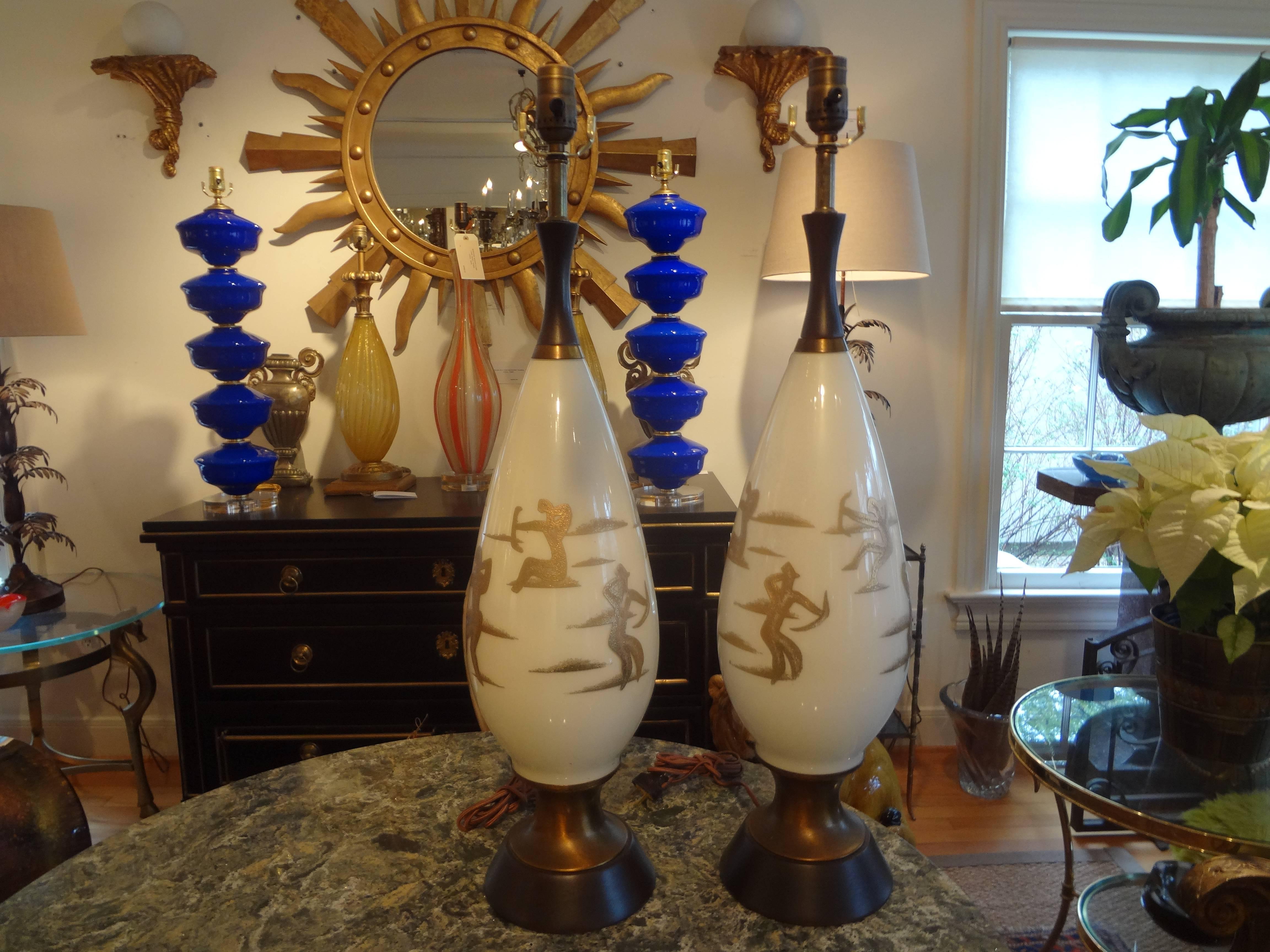 Pair of Midcentury White Glass Lamps with Abstract Gilt Decoration For Sale 1
