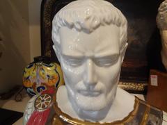 Busto de cerámica esmaltada italiana de un romano clásico de Santa Monica