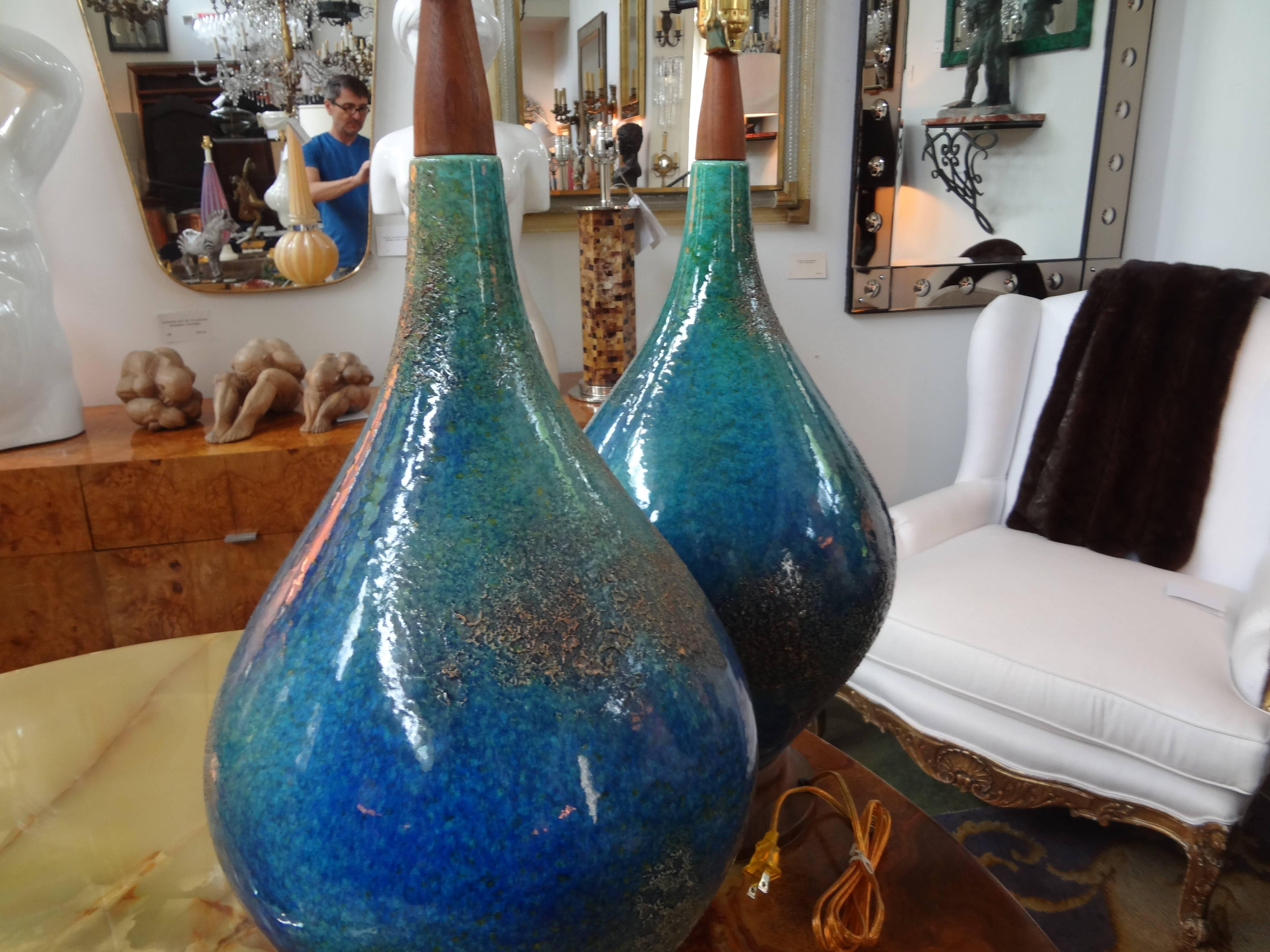 Pair of Italian Mid Century Glazed Pottery Lamps In Good Condition In Houston, TX