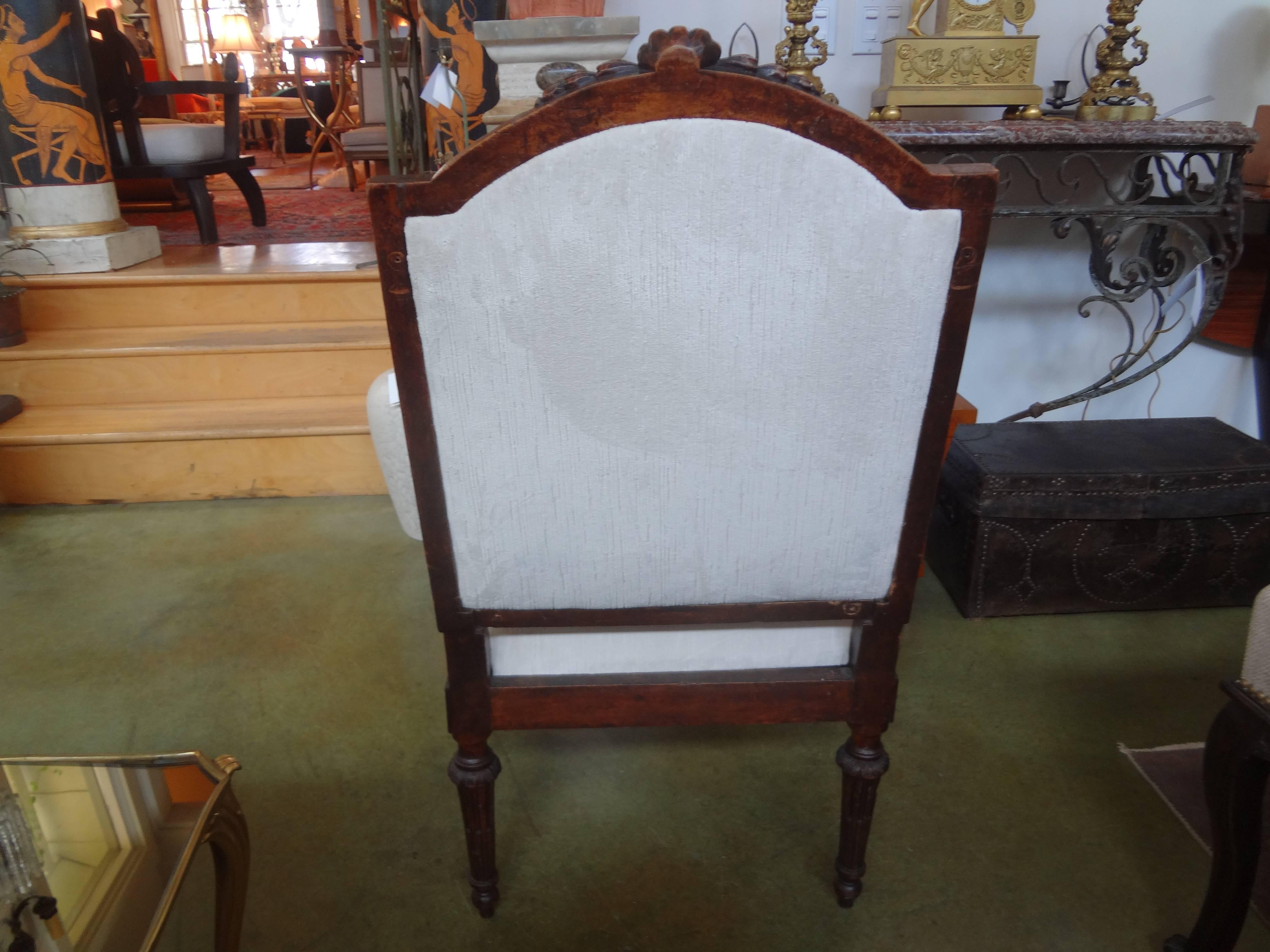 Paire de chaises en noyer italiennes du XVIIIe siècle Bon état - En vente à Houston, TX