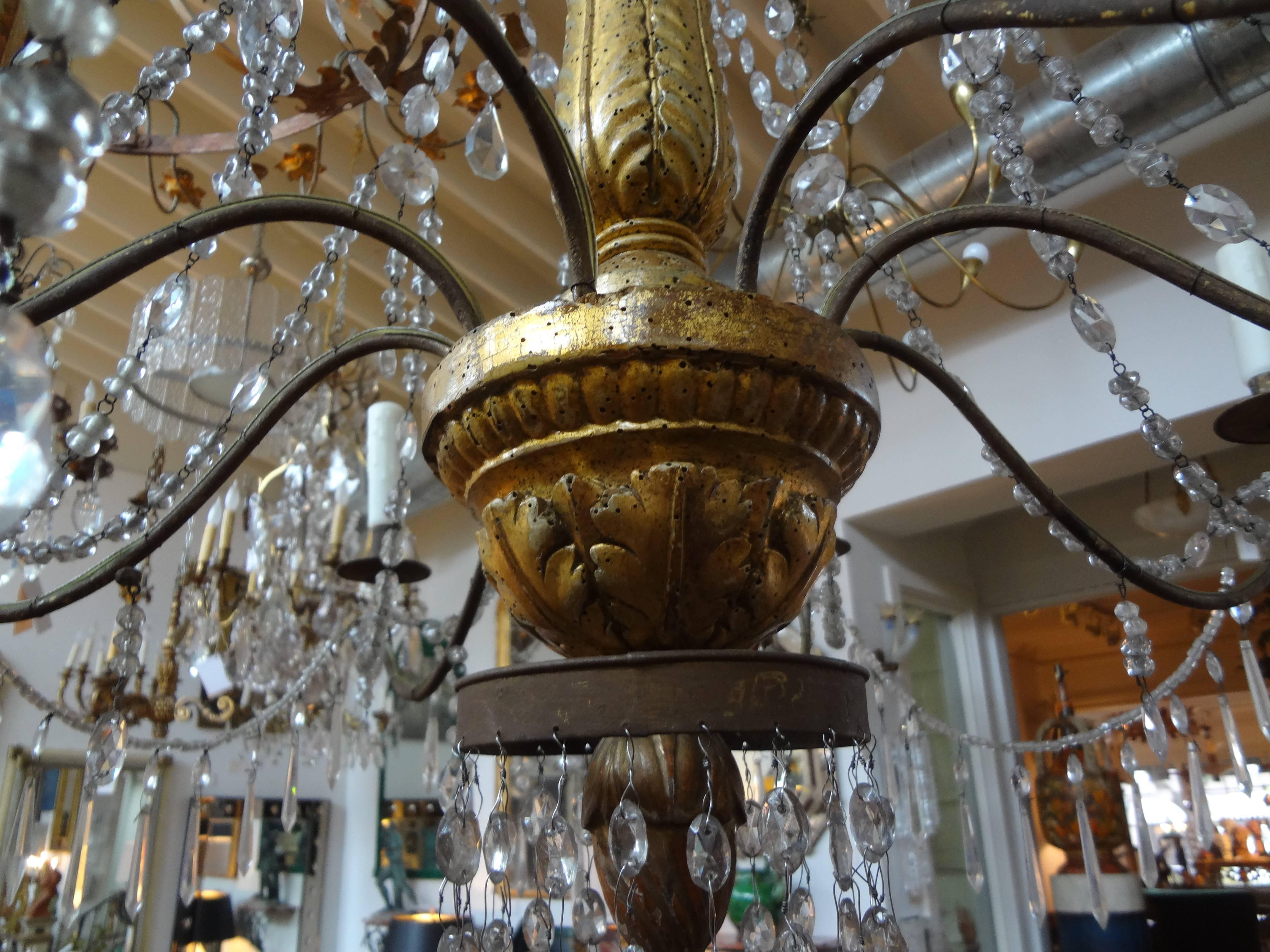 Late 18th Century Genovese Gilt Wood And Crystal Eight-Light Chandelier 2