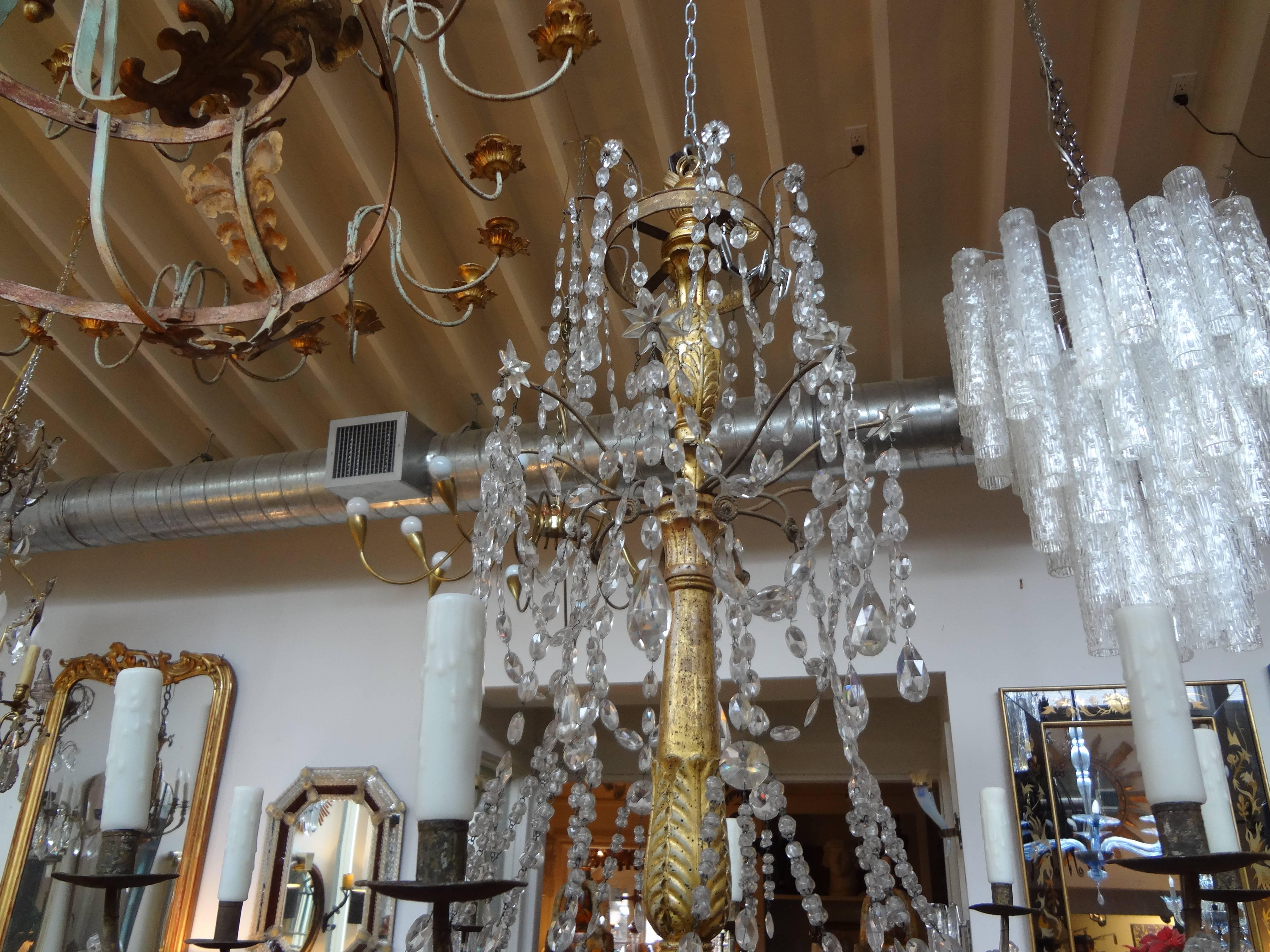 Late 18th Century Genovese Gilt Wood And Crystal Eight-Light Chandelier 5