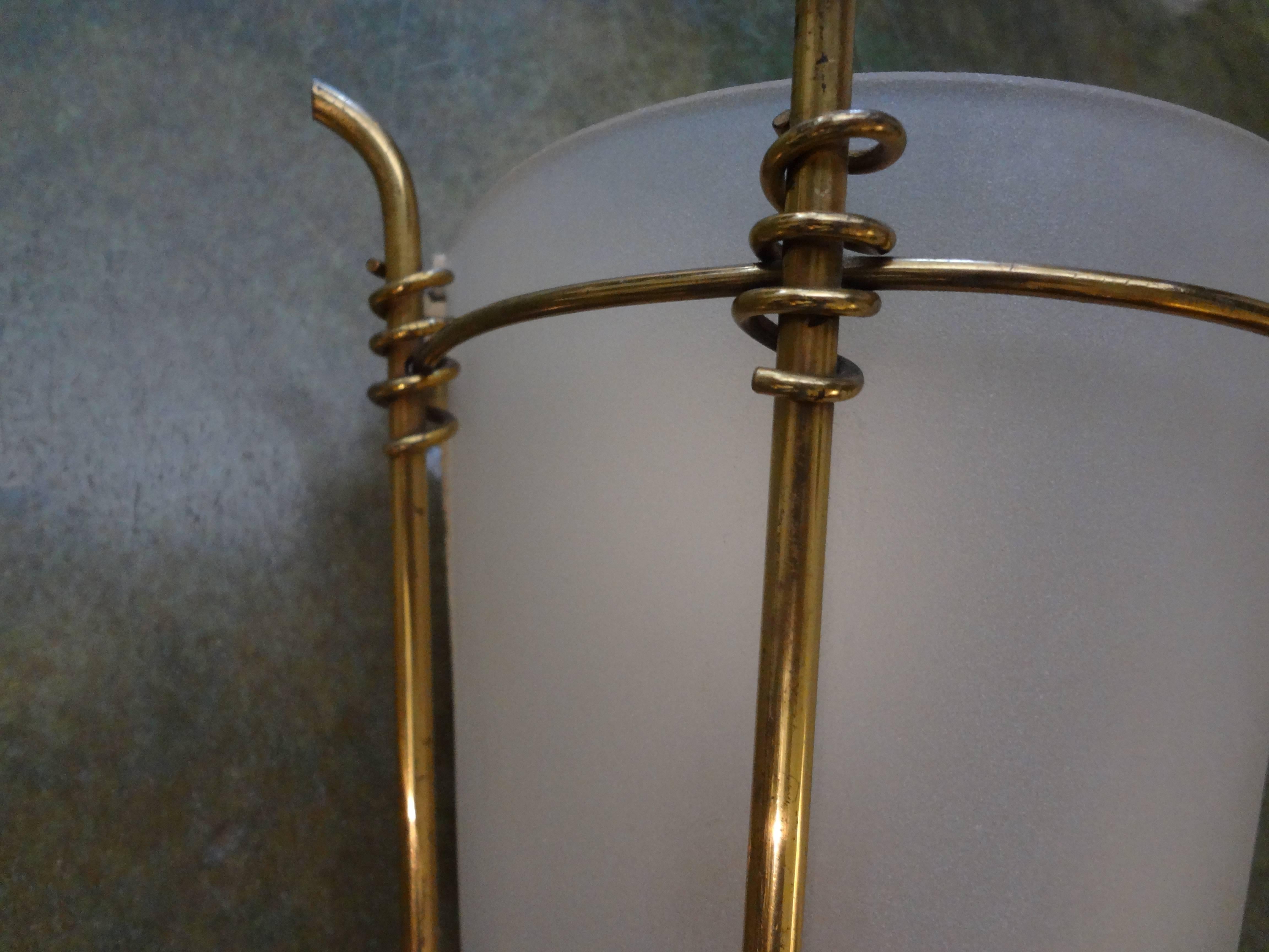 Pair of French Mid-Century Brass and Curved Glass Sconces In Good Condition In Houston, TX