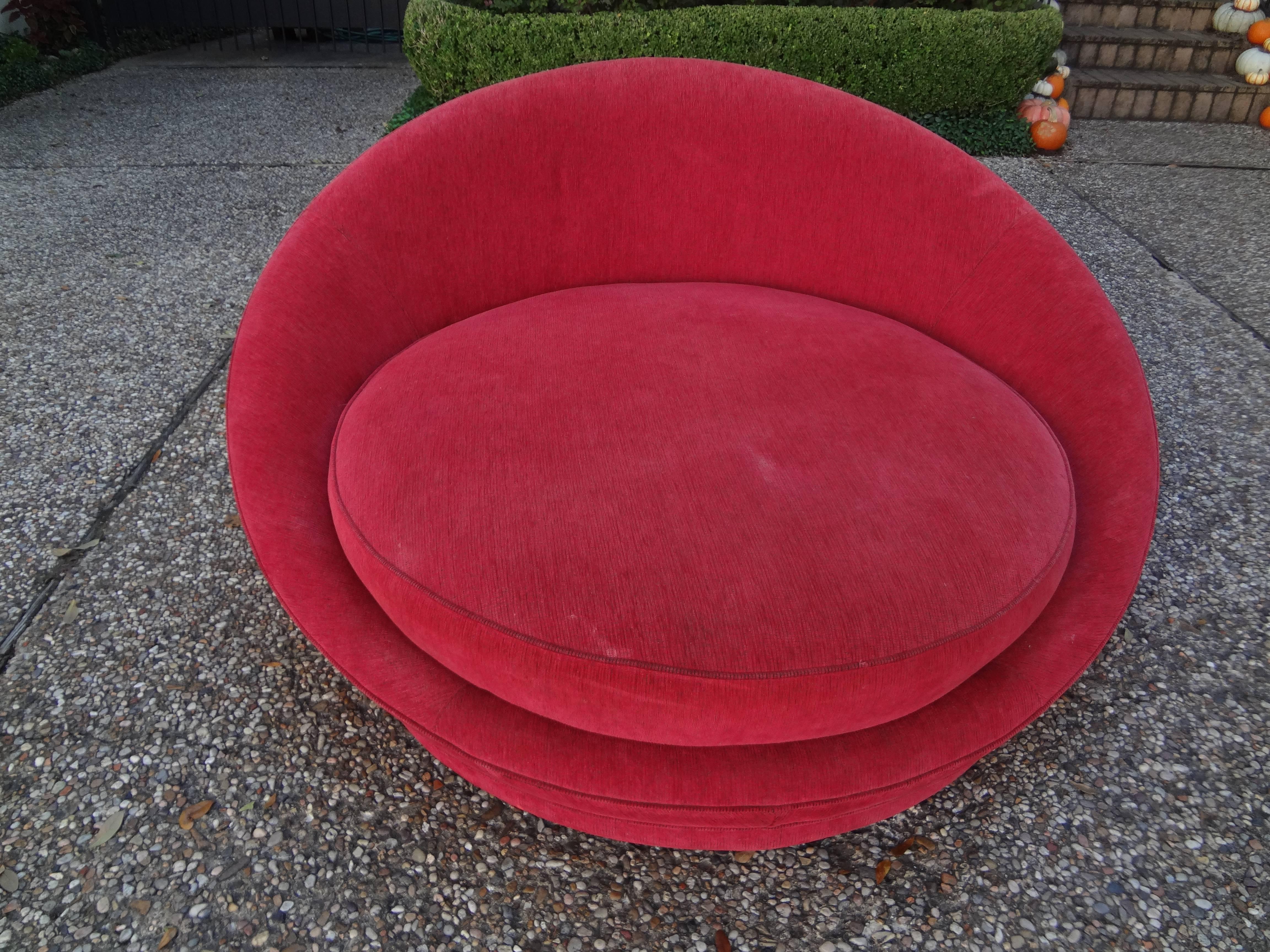 Large Milo Baughman Mid Century Modern Round Chaise or Satellite Chair In Good Condition In Houston, TX