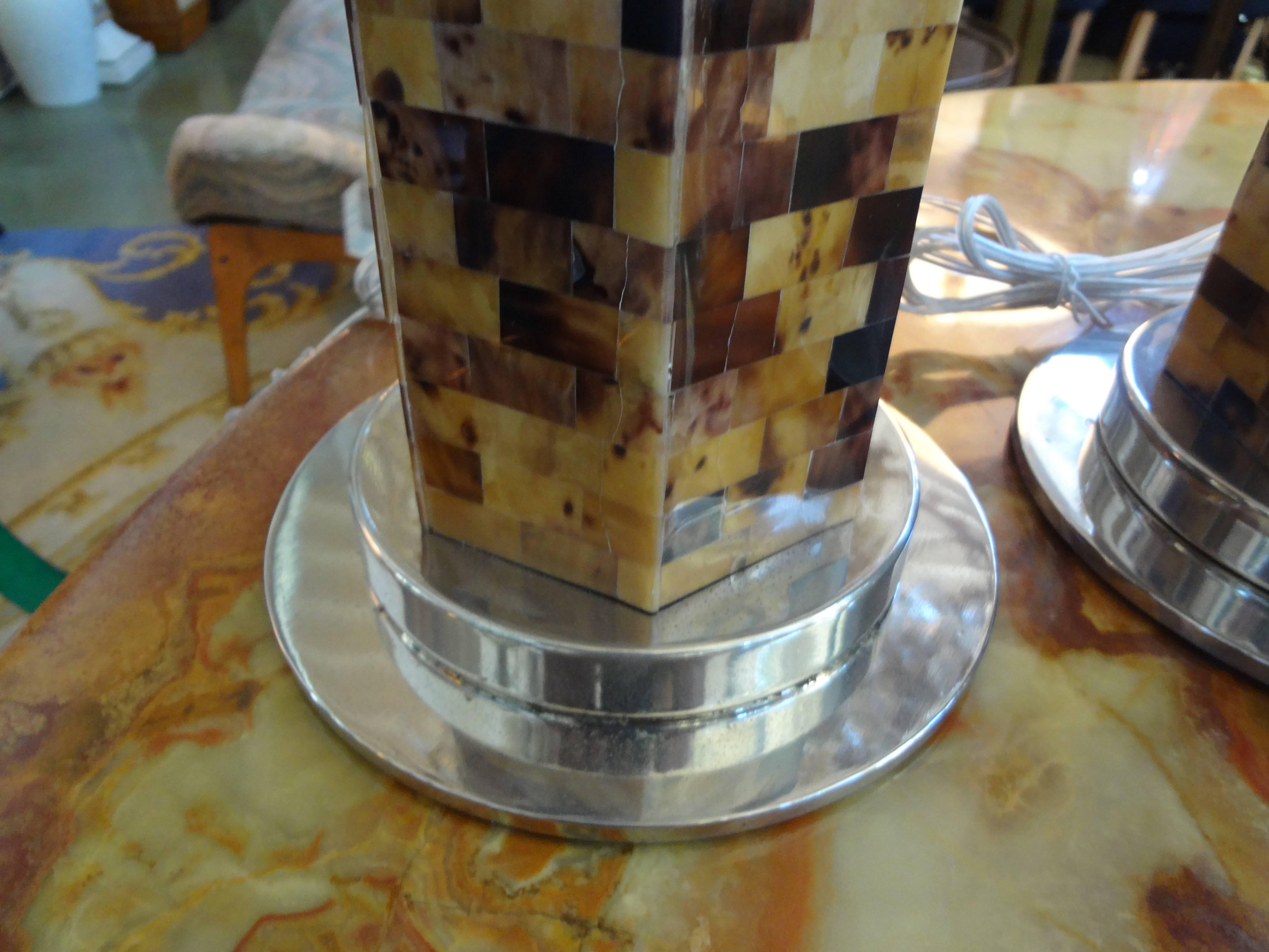 Pair of Karl Springer Inspired Tessellated Horn Lamps In Good Condition In Houston, TX