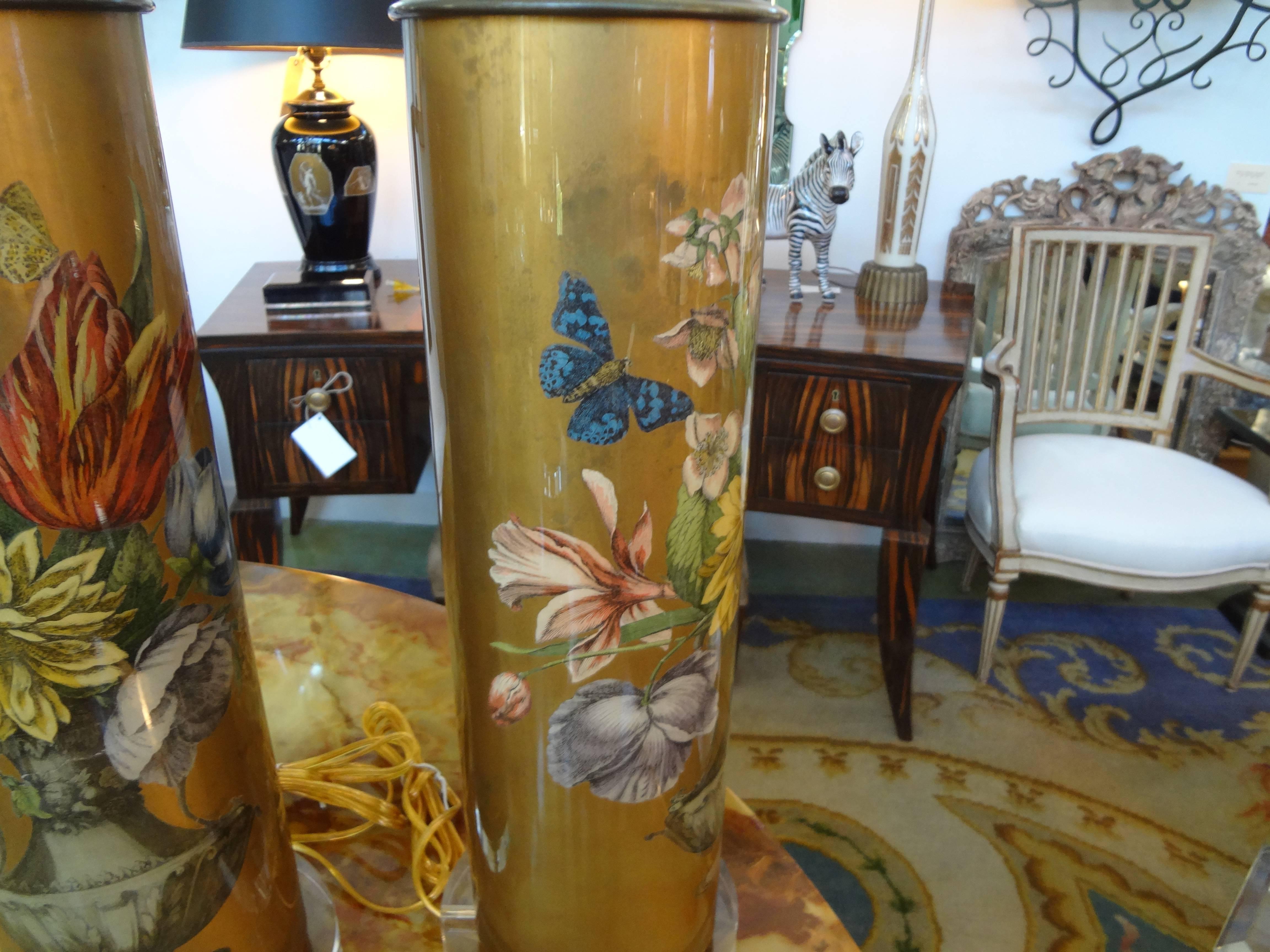 Pair of Églomisé Lamps with Floral Design In Good Condition In Houston, TX