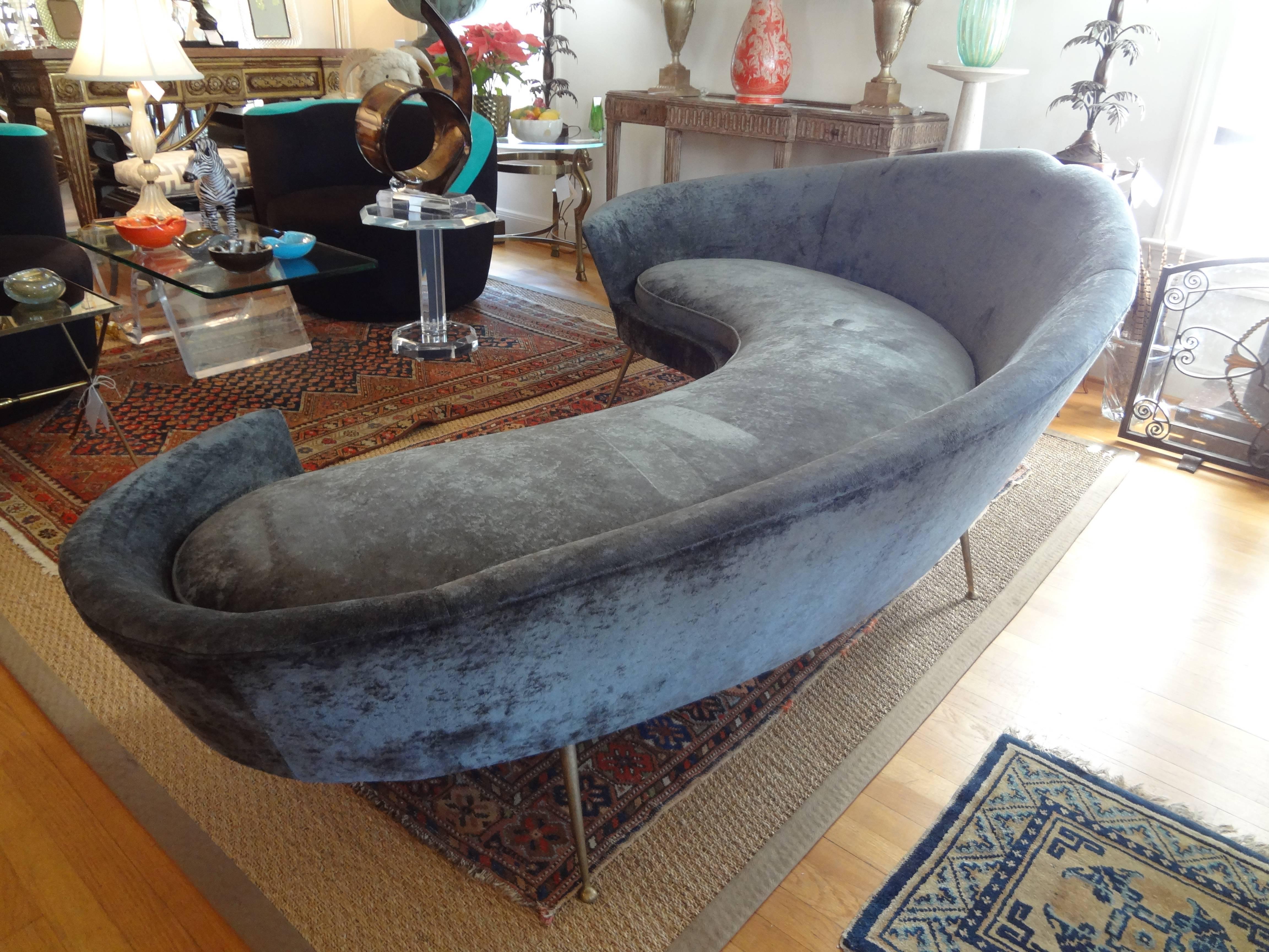 Midcentury Italian Curved Sofa with Brass Legs Attributed to Federico Munari In Good Condition For Sale In Houston, TX