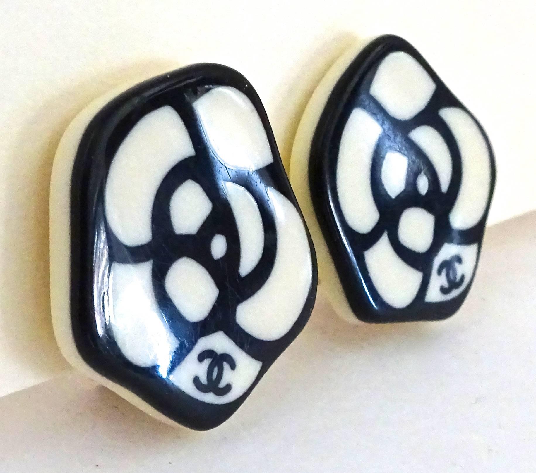 Graphic pair of 1980s Chanel Lucite earrings.