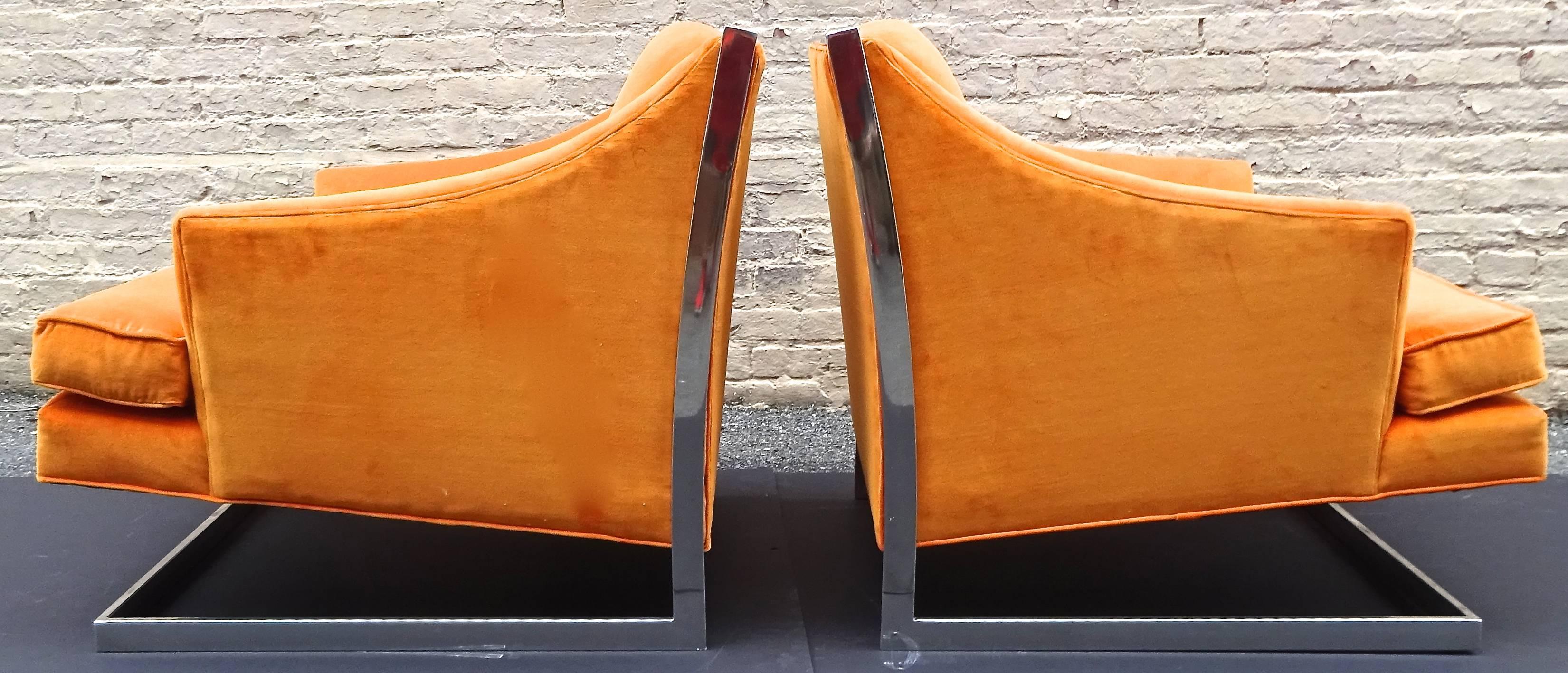 American Fabulous Pair of 1970's Chrome Lounge Chairs After Milo Baughman For Sale