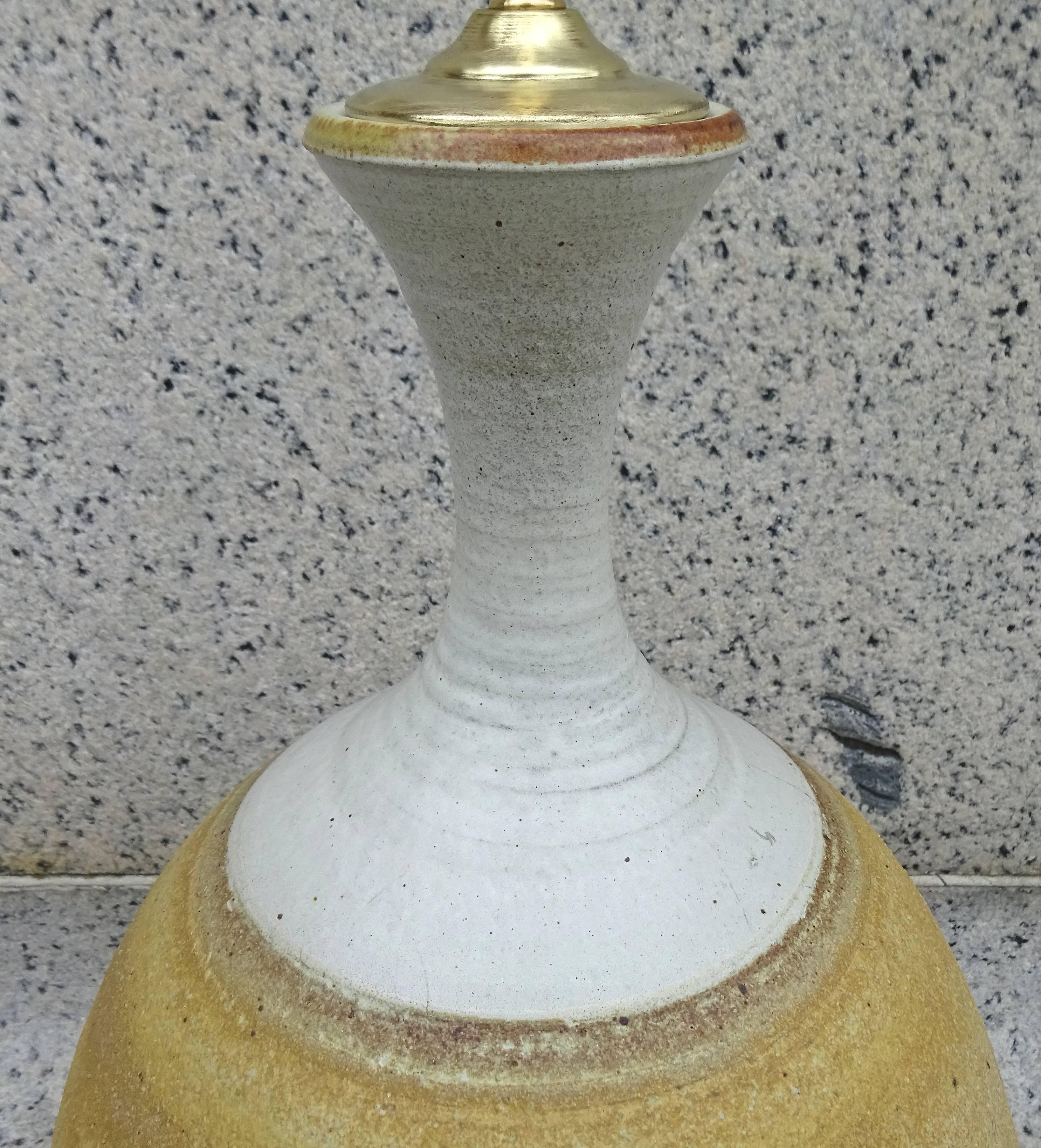 American Monumental 1960s California Modern Bob Kinzie Art Pottery Table Lamp