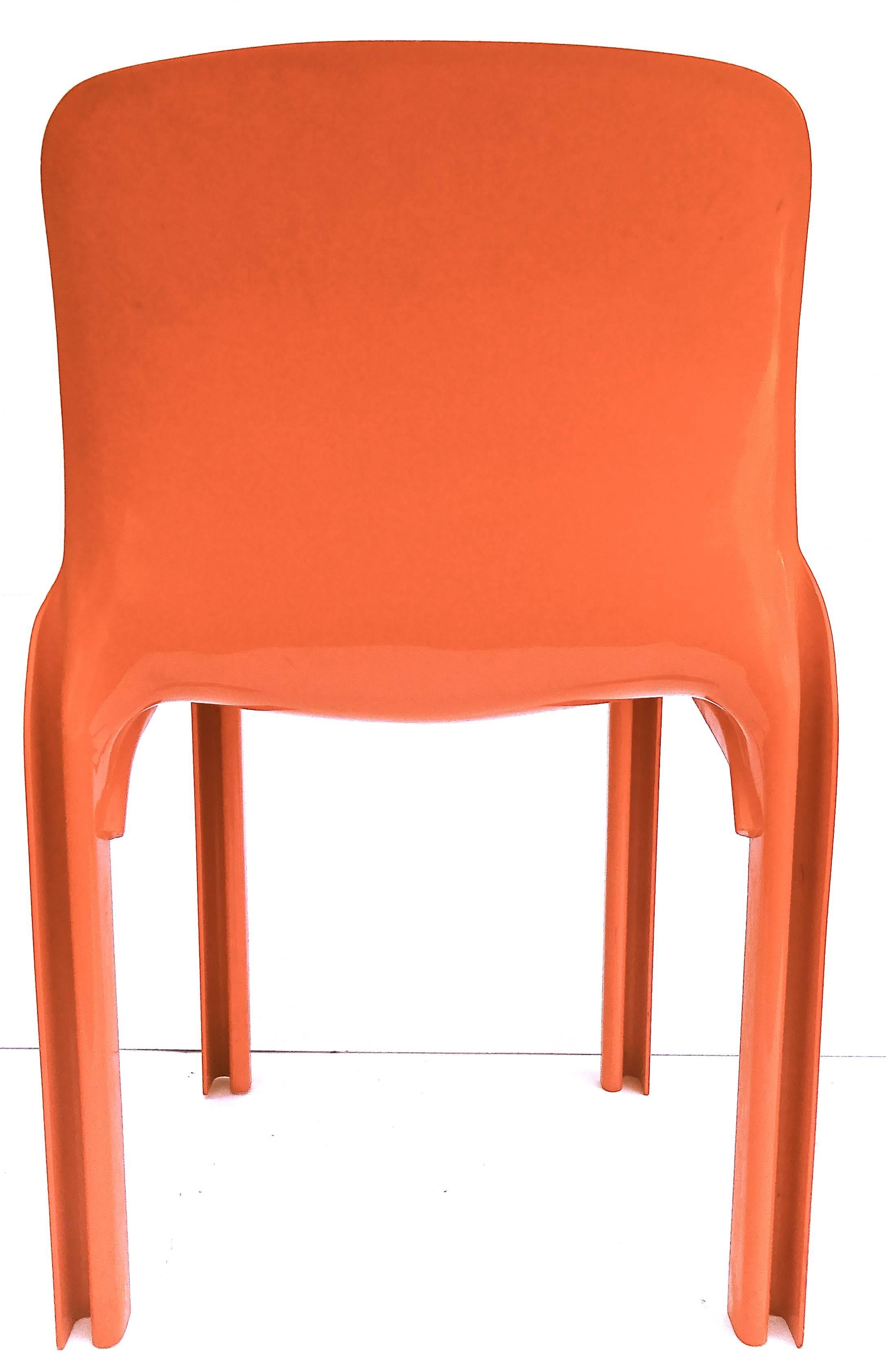 Late 20th Century Vibrant Set of Four Vico Magistretti Italian Plastic Dining Chairs, 1970s For Sale