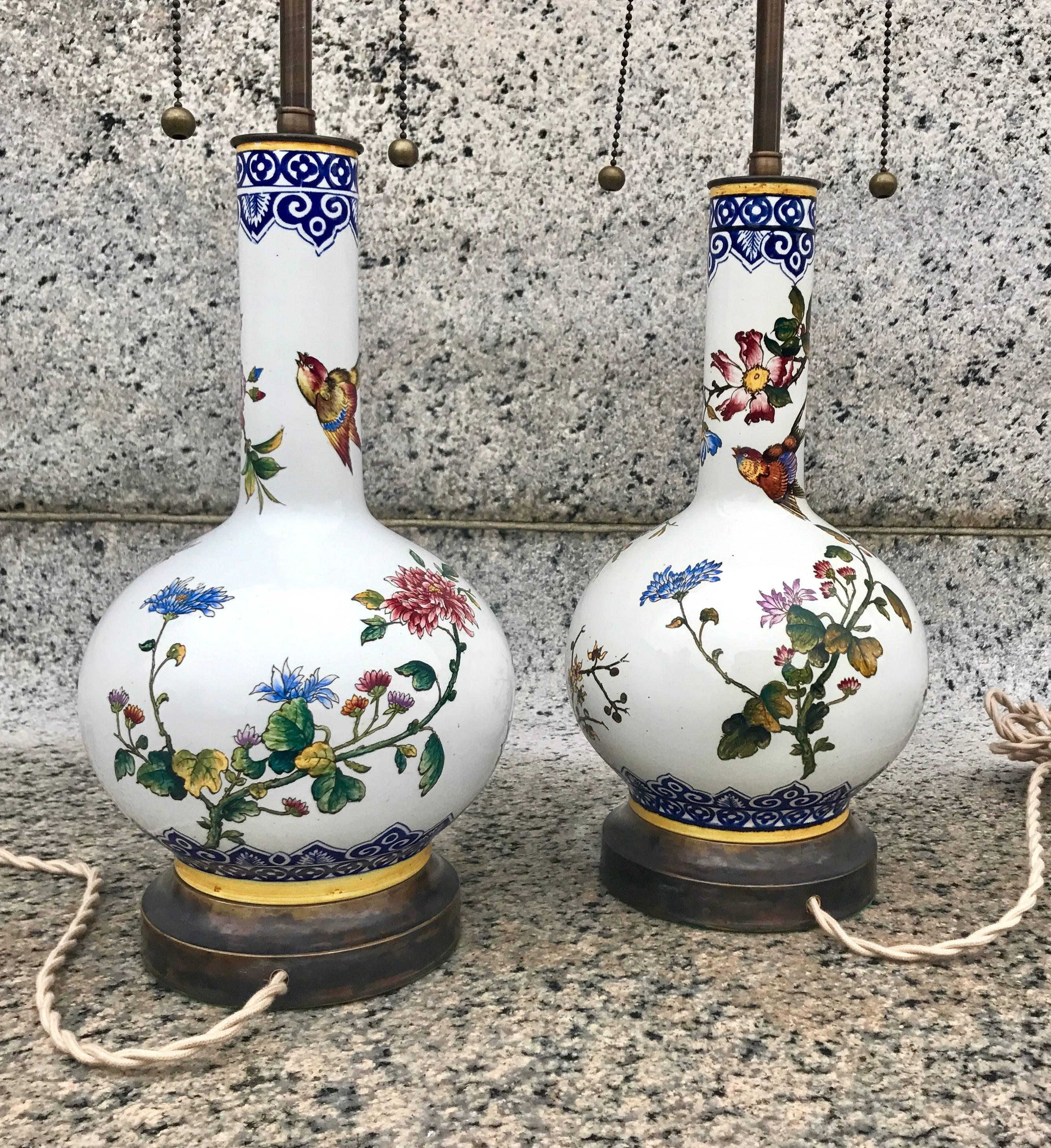 Chic Pair of Late 19th Century French Gien Porcelain Table Lamps 4