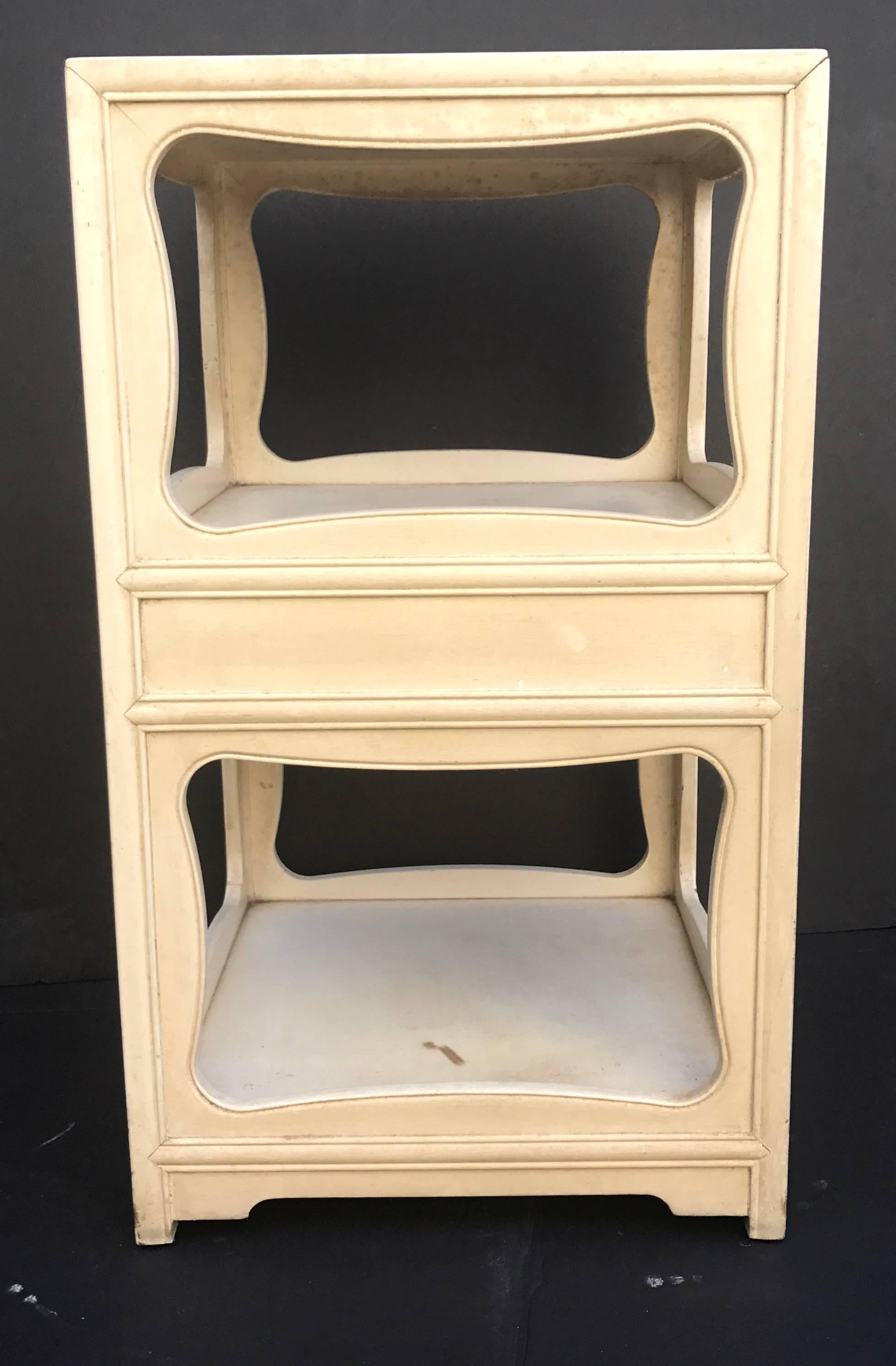 Mid-20th Century 1950s Chinoserie Michael Taylor Painted End Table, Baker Far East Collection For Sale