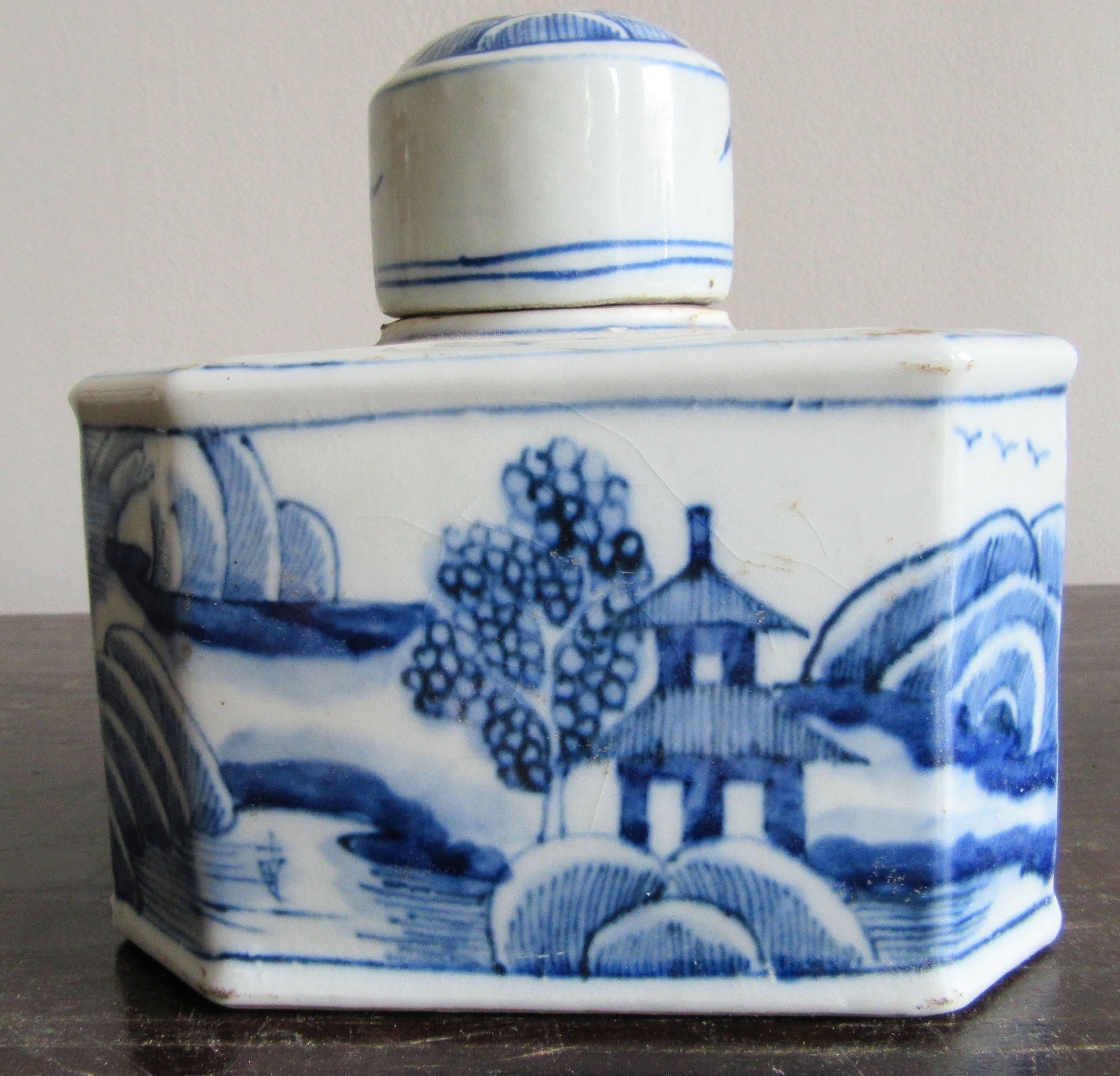 Chinese Export Small Pair of Chinese Blue and White Porcelain Tea Canisters