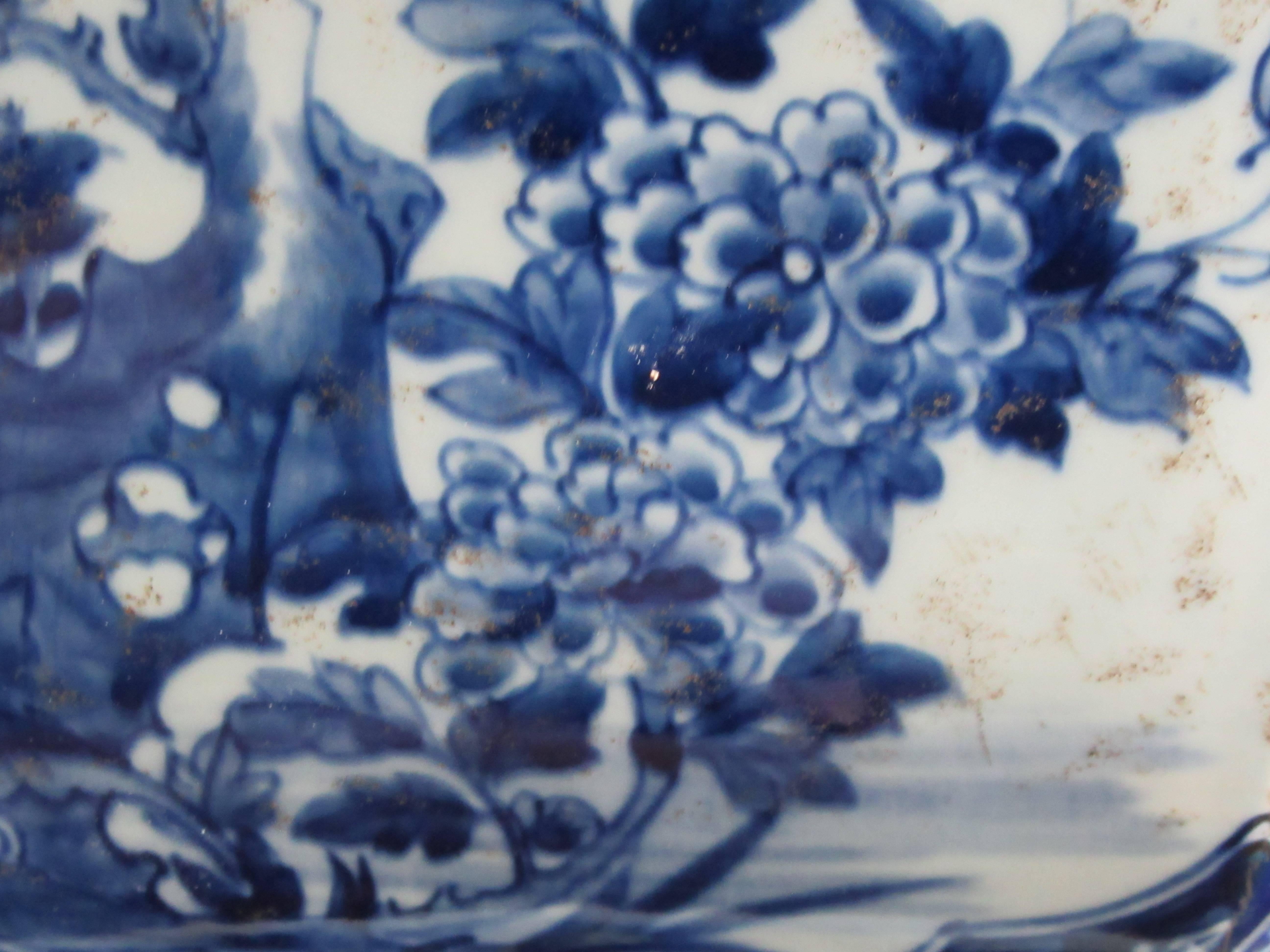 Large Chinese Blue and White Porcelain Jardinière In Excellent Condition For Sale In Washington, DC