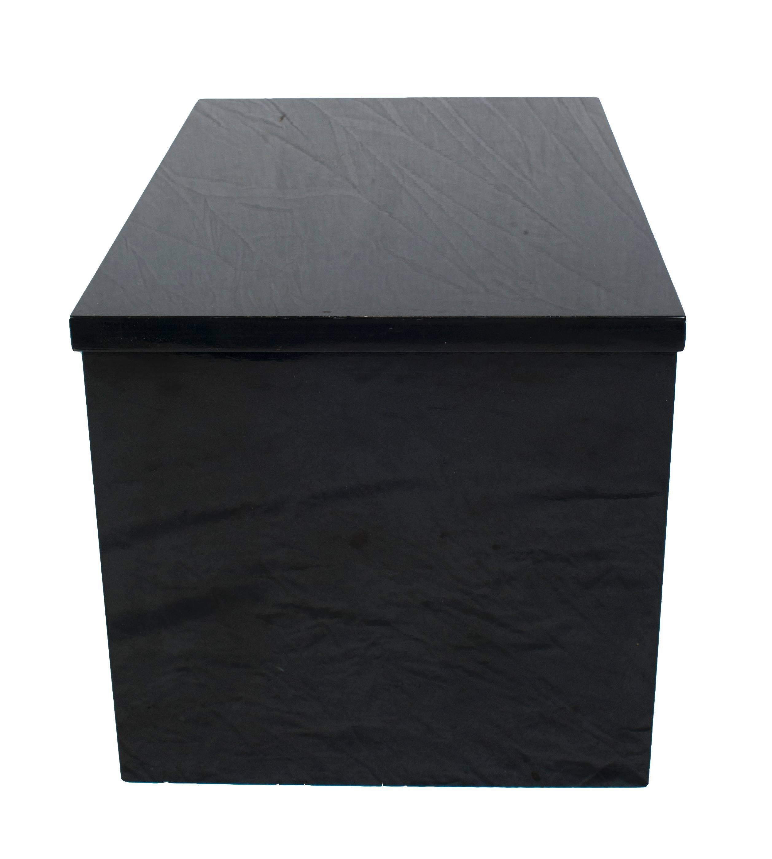 French Pair of Black Lacquer Side Tables or Nightstands For Sale